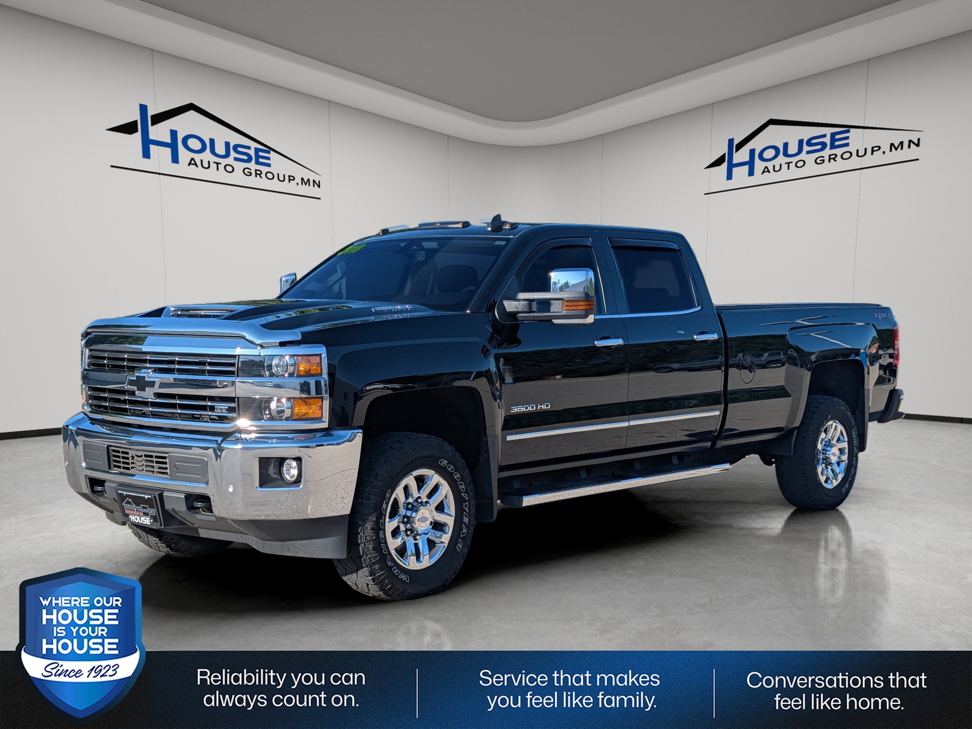 Used 2019 Chevrolet Silverado 3500HD LTZ with VIN 1GC4KXCY1KF102977 for sale in Stewartville, Minnesota