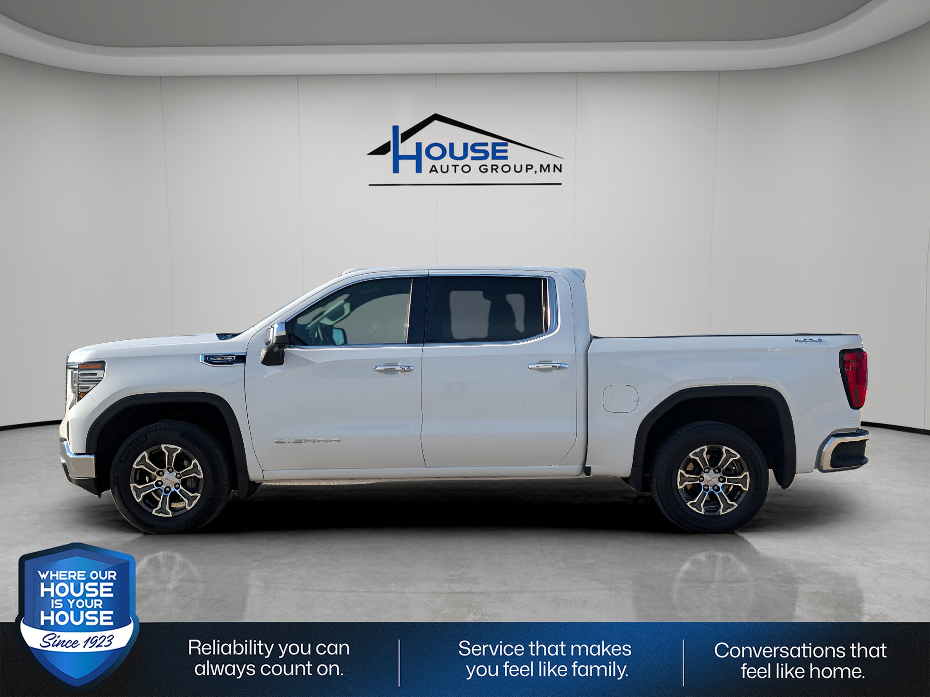 2025 GMC Sierra 1500 SLT