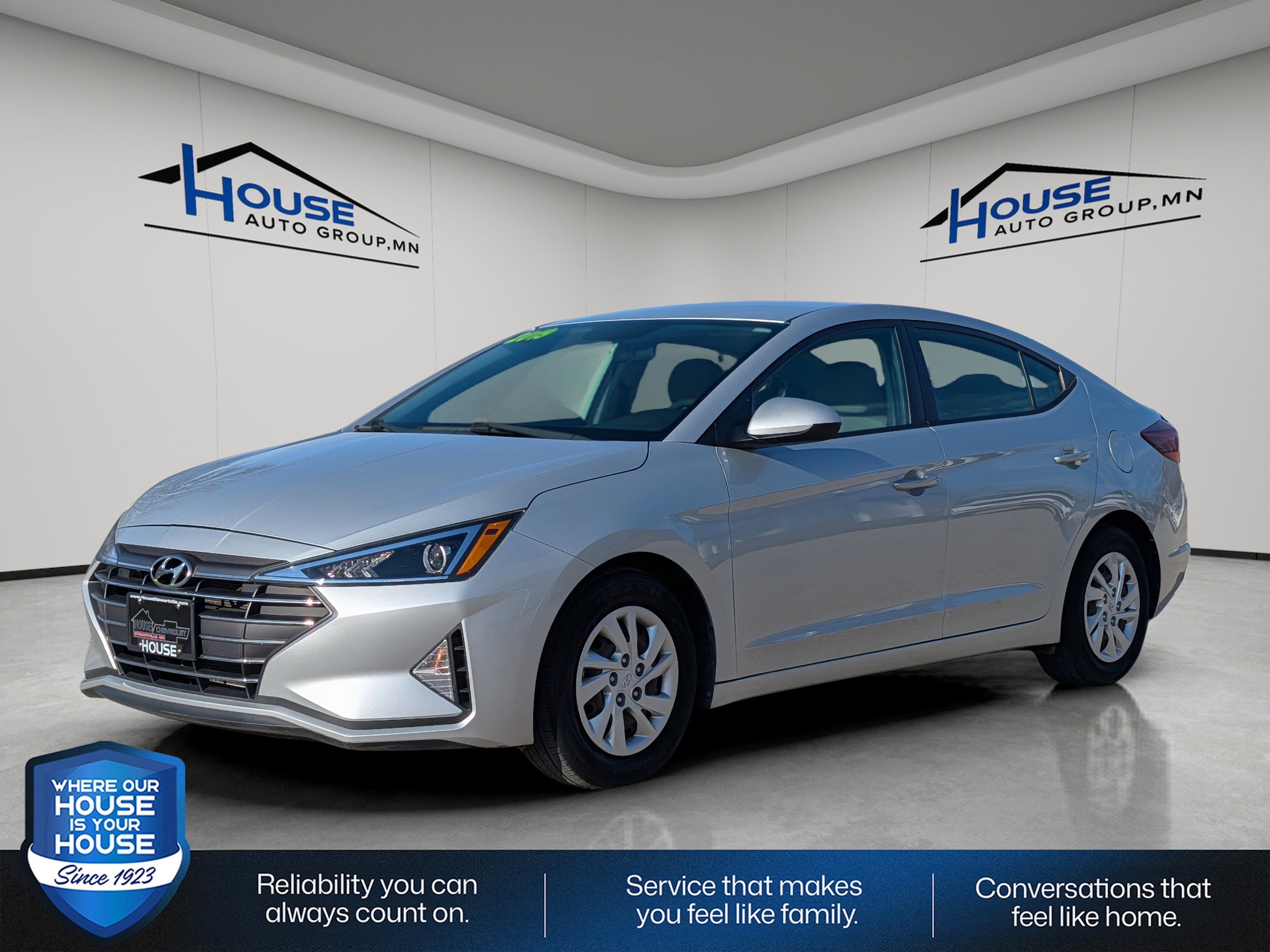 Used 2019 Hyundai Elantra SE with VIN 5NPD74LF1KH490796 for sale in Stewartville, Minnesota