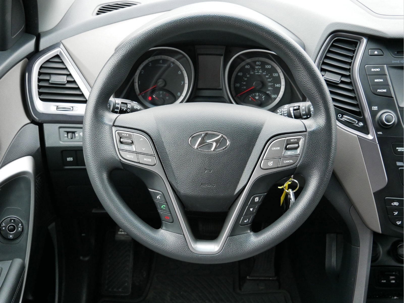 2016 Hyundai Santa Fe SE