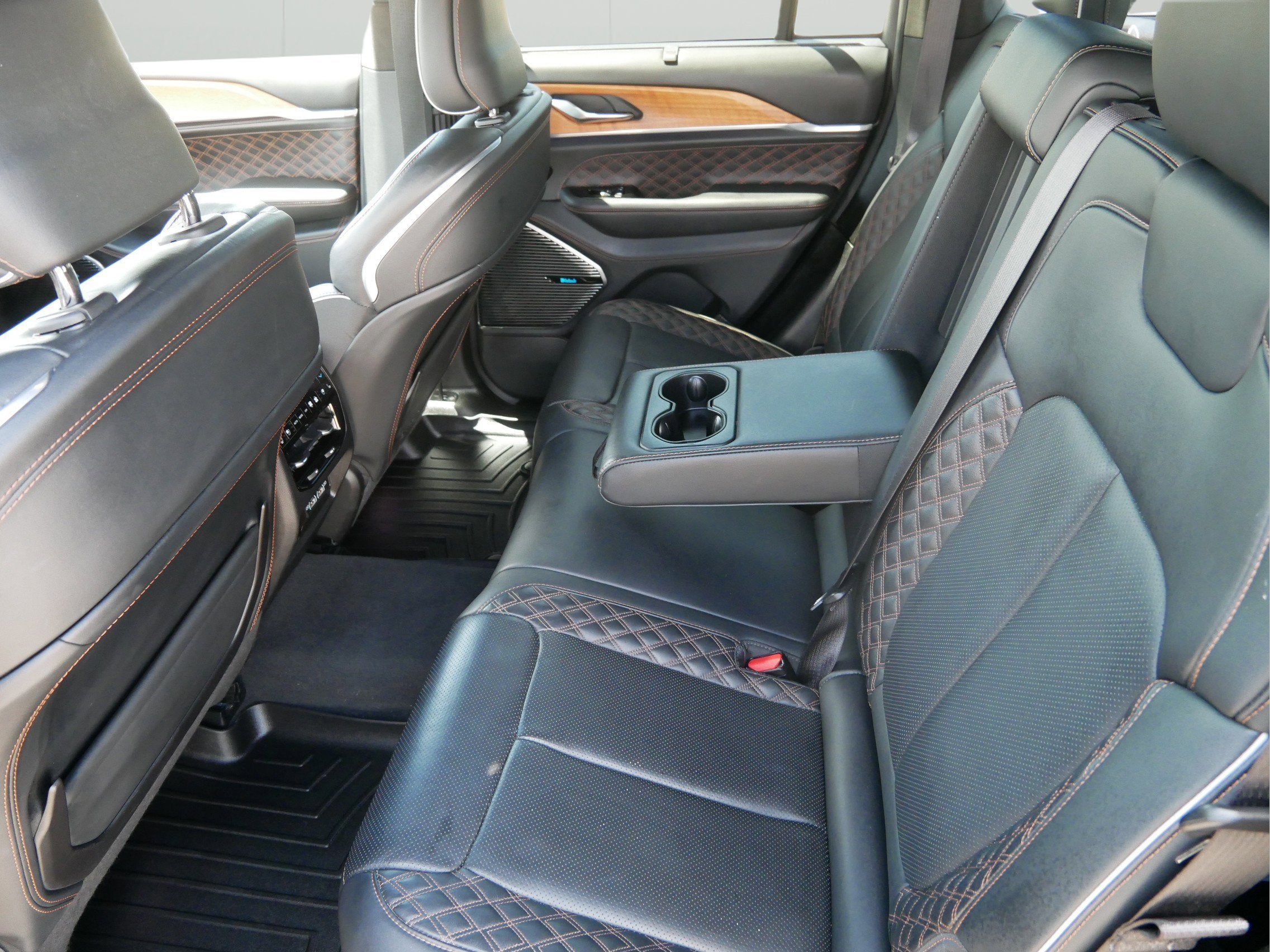 2022 Jeep Grand Cherokee Summit Reserve