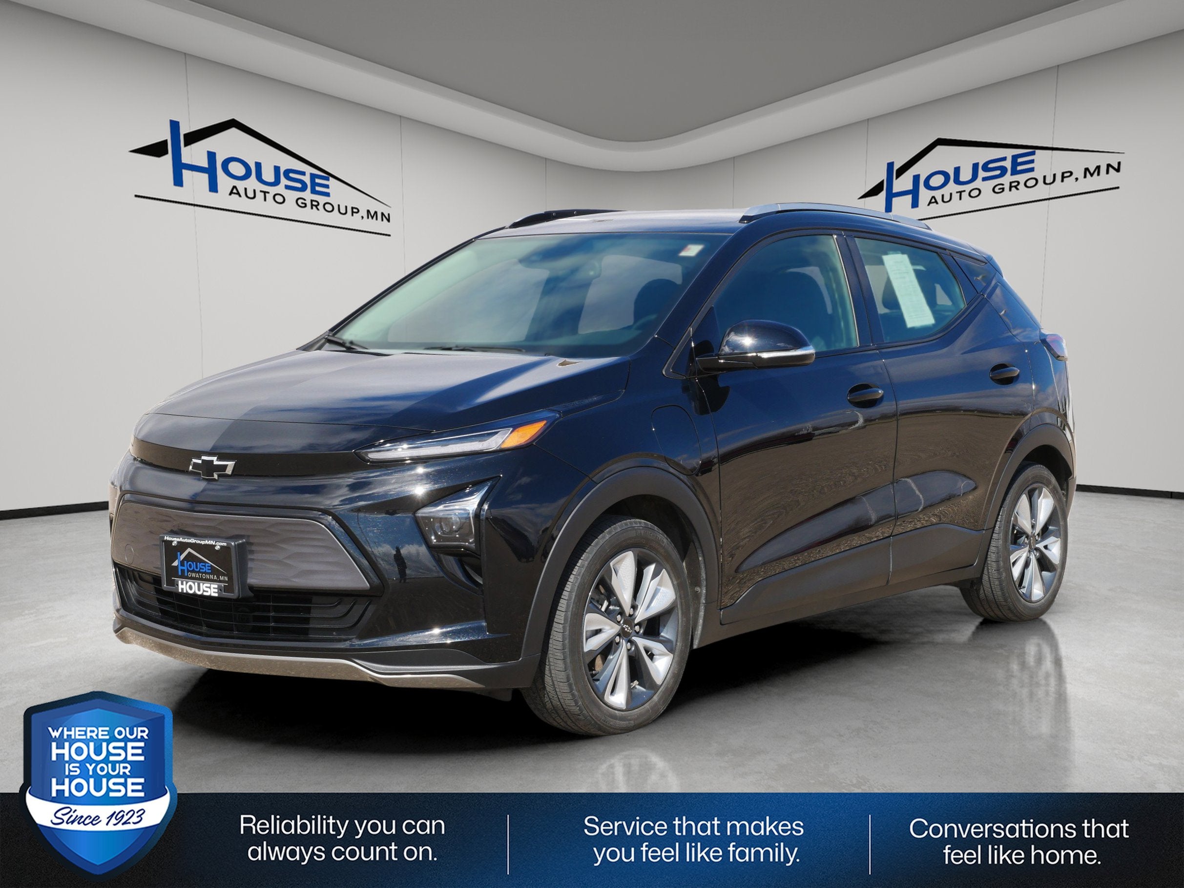 Used 2023 Chevrolet Bolt EUV LT with VIN 1G1FY6S03P4165524 for sale in Stewartville, Minnesota