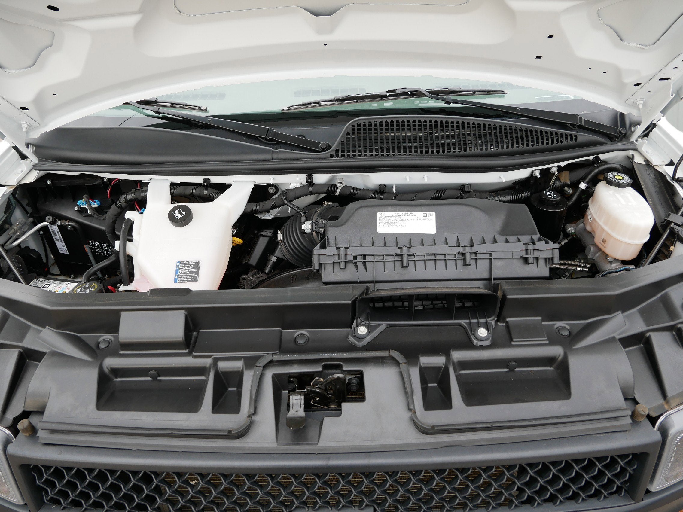 2024 Chevrolet Express Passenger 3500 LS