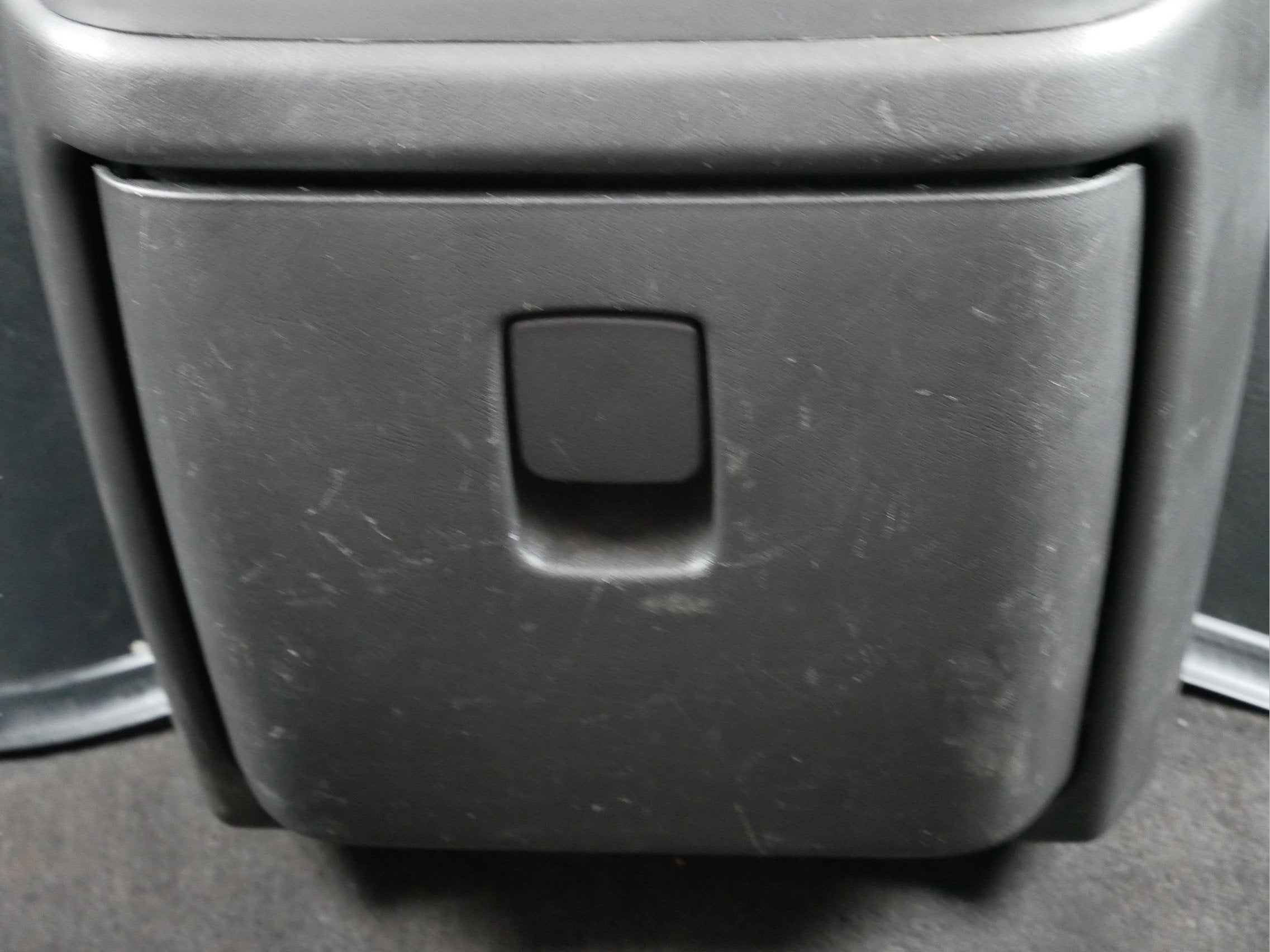 2024 Chevrolet Express Passenger 3500 LS