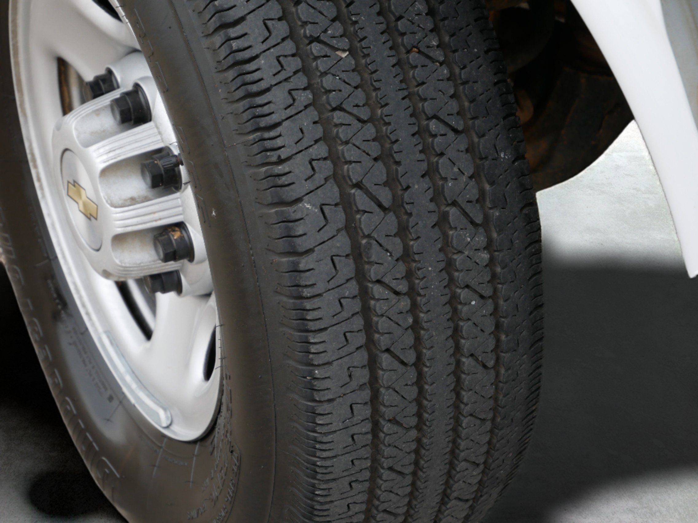 2024 Chevrolet Express Passenger 3500 LS