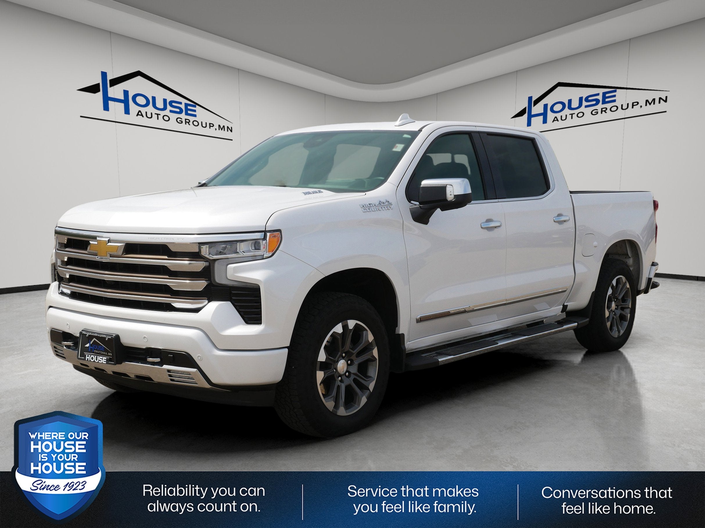 Used 2022 Chevrolet Silverado 1500 High Country with VIN 1GCUDJET8NZ505687 for sale in Stewartville, Minnesota