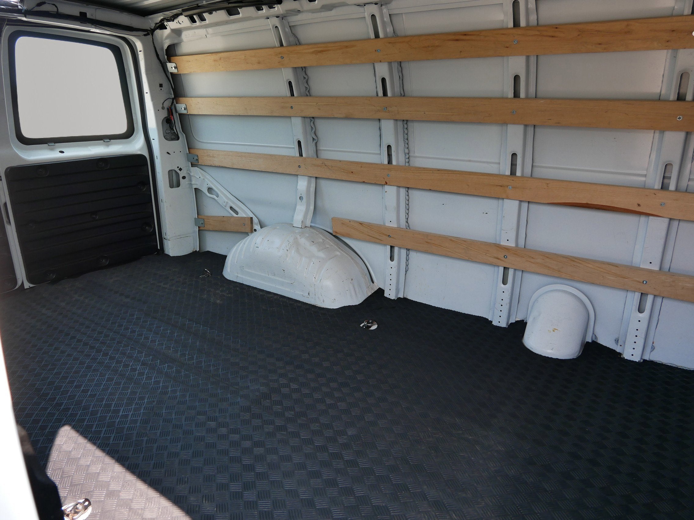 2023 Chevrolet Express Cargo 2500 1WT