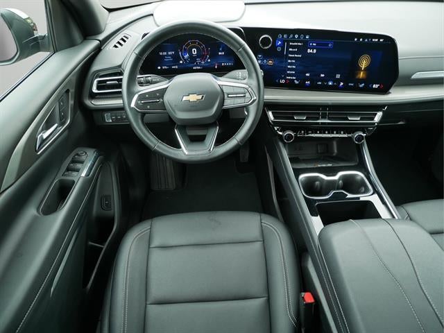 2025 Chevrolet Traverse Base