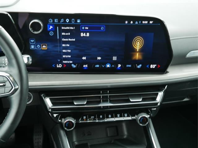 2025 Chevrolet Traverse Base