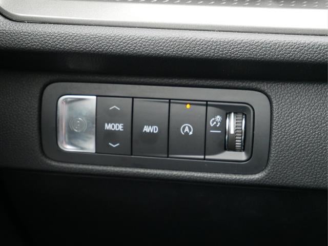2025 Chevrolet Traverse Base