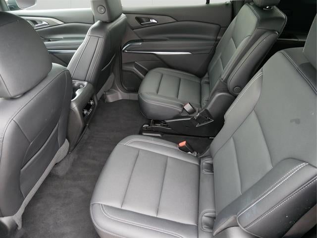 2025 Chevrolet Traverse Base