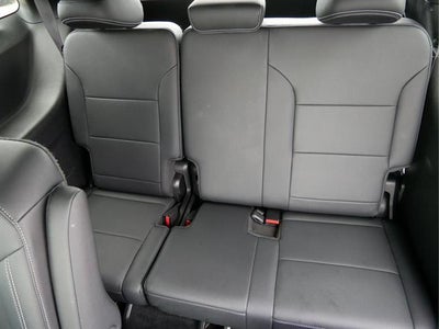 2025 Chevrolet Traverse Base