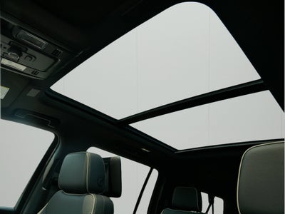 2025 Chevrolet Suburban 4WD Premier