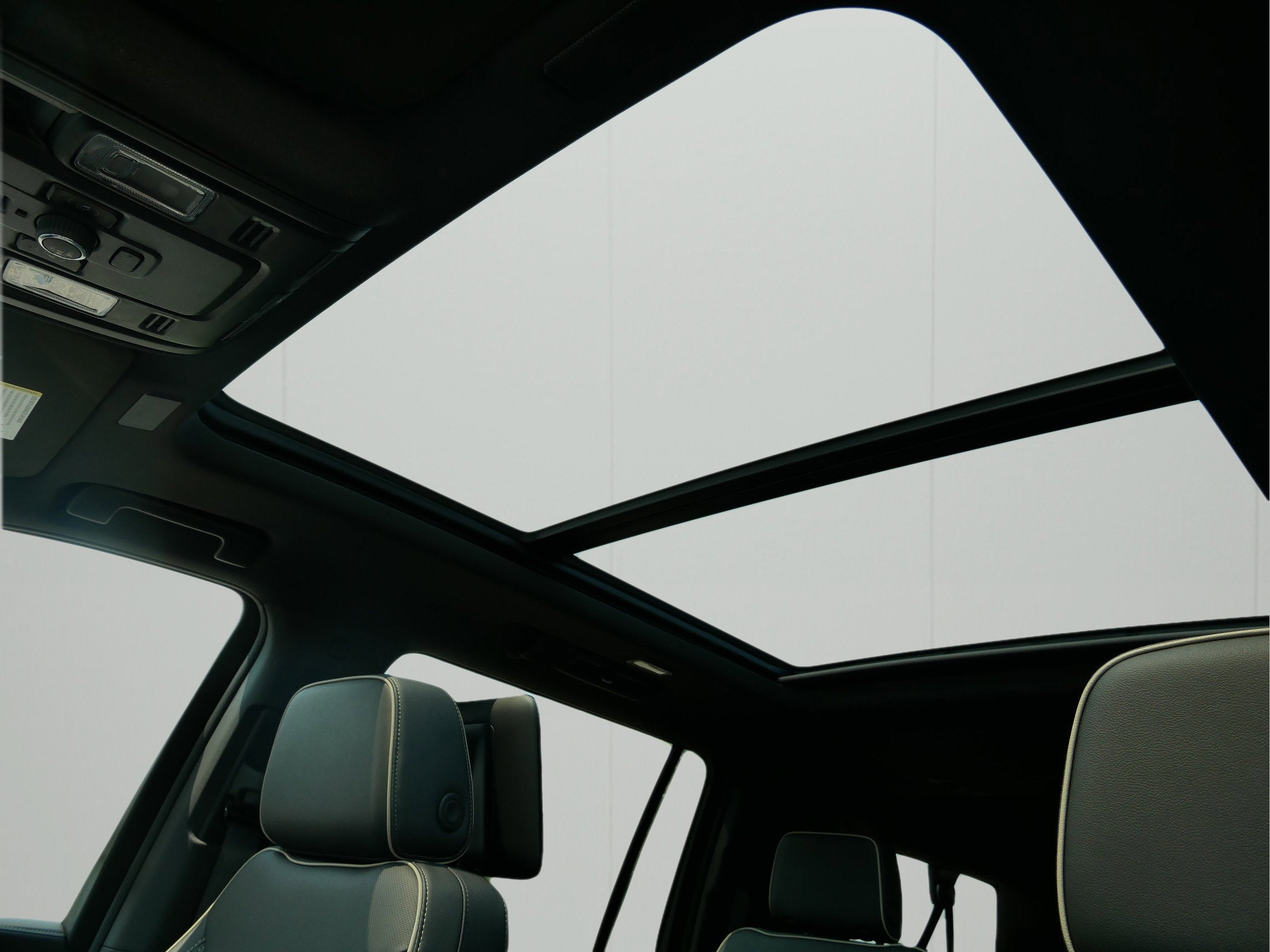 2025 Chevrolet Suburban 4WD Premier