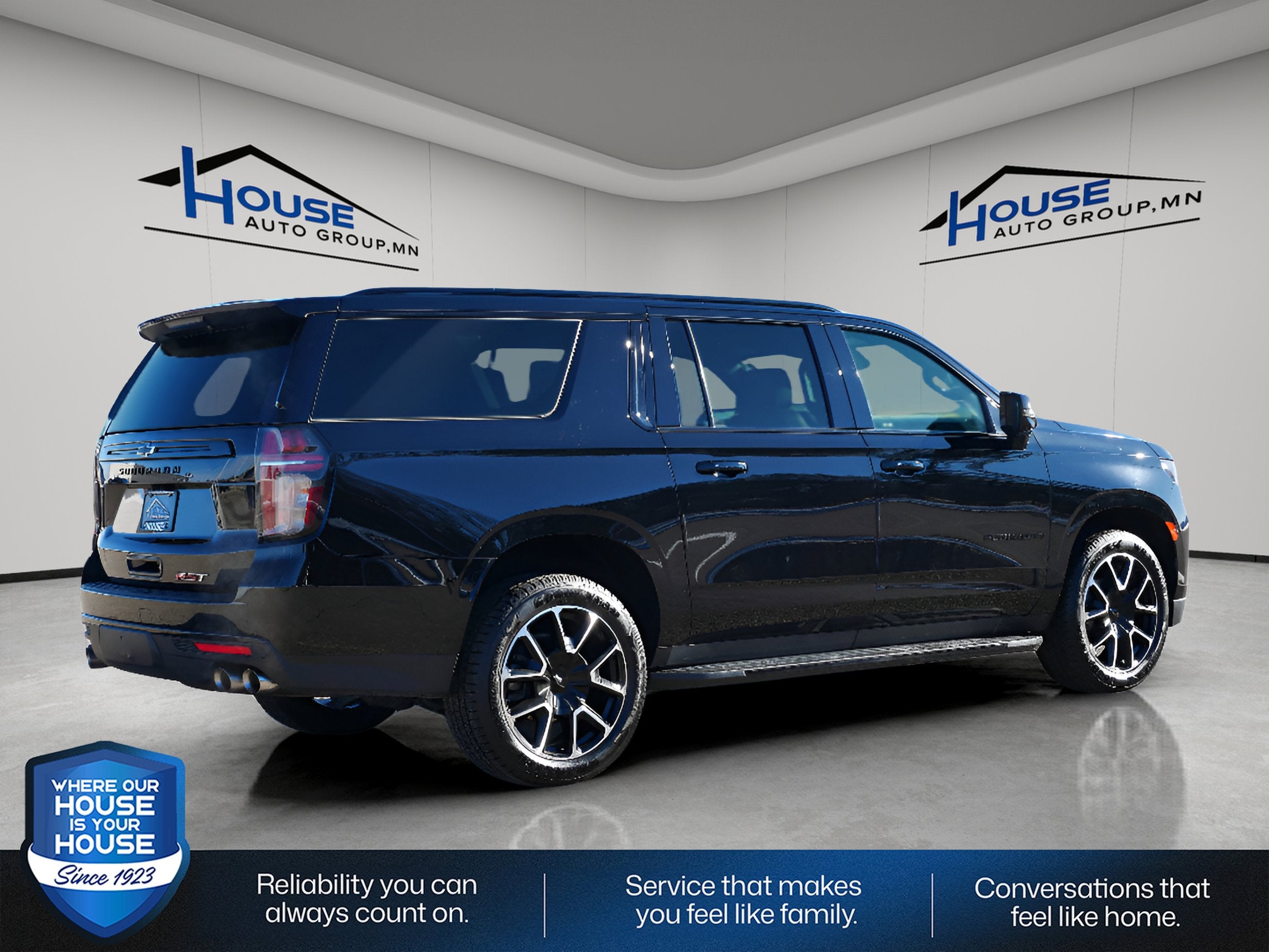 2023 Chevrolet Suburban RST