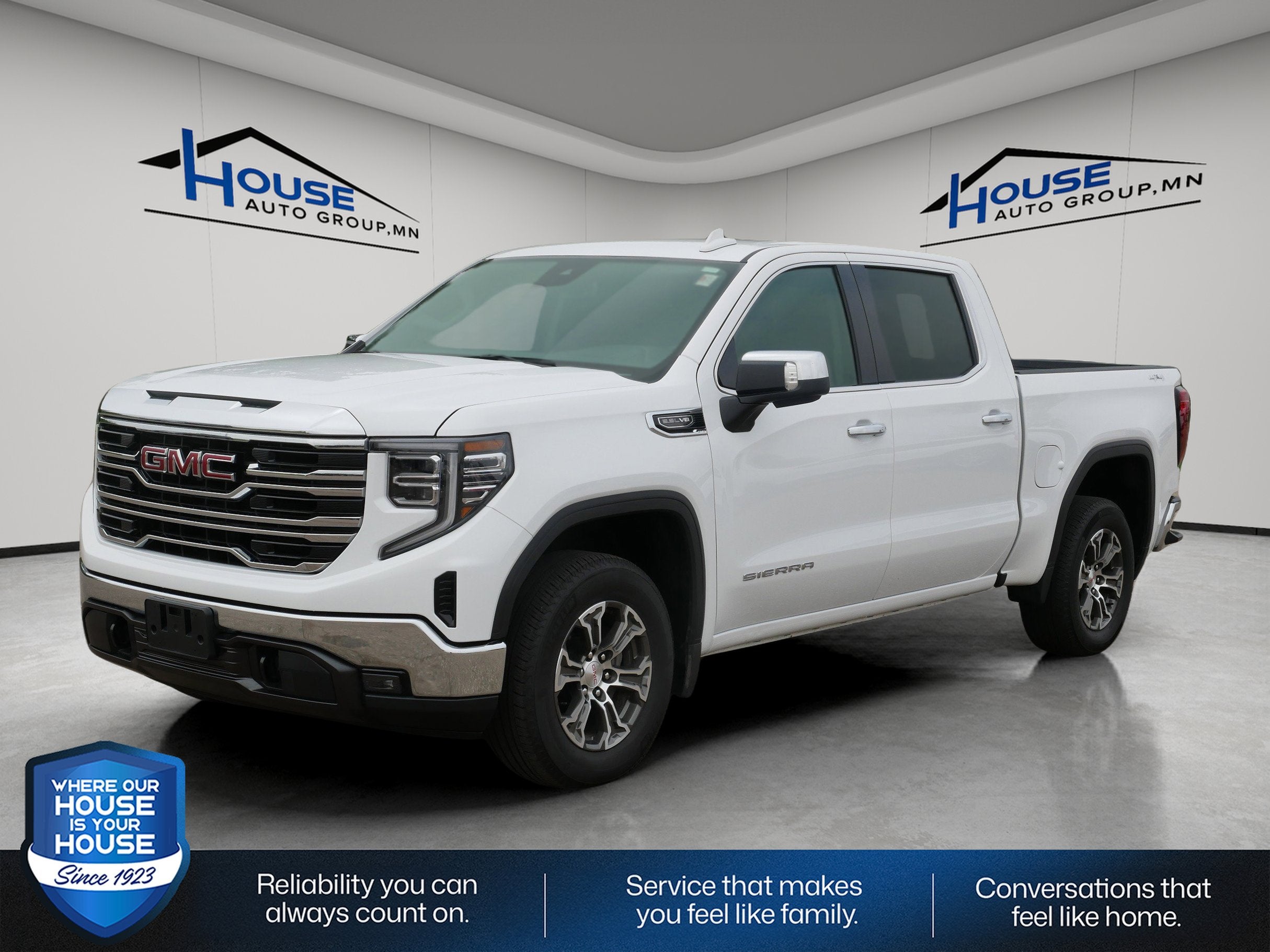 Used 2025 GMC Sierra 1500 SLT with VIN 1GTUUDED3SZ313759 for sale in Stewartville, Minnesota