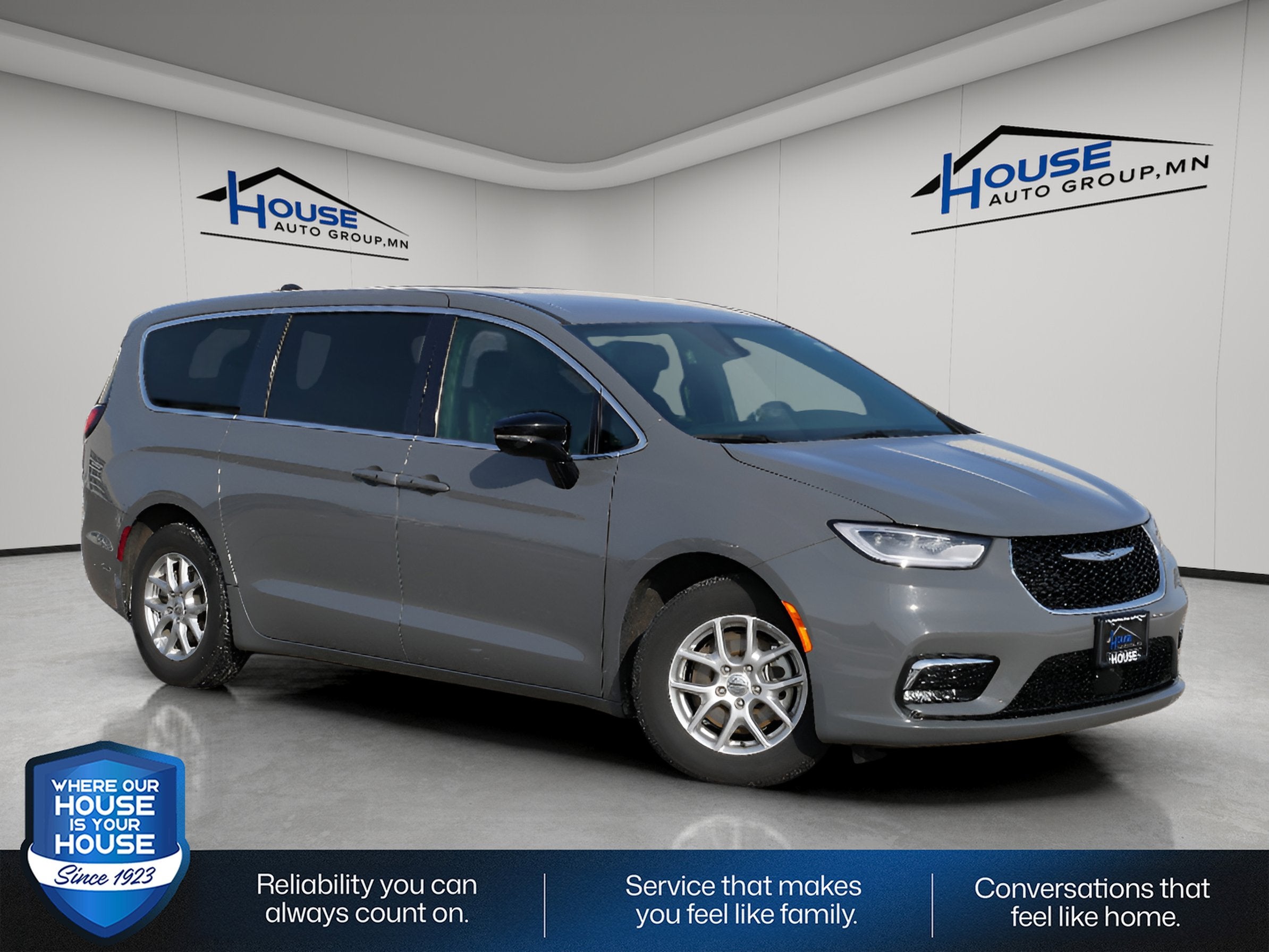 2025 Chrysler Pacifica Select