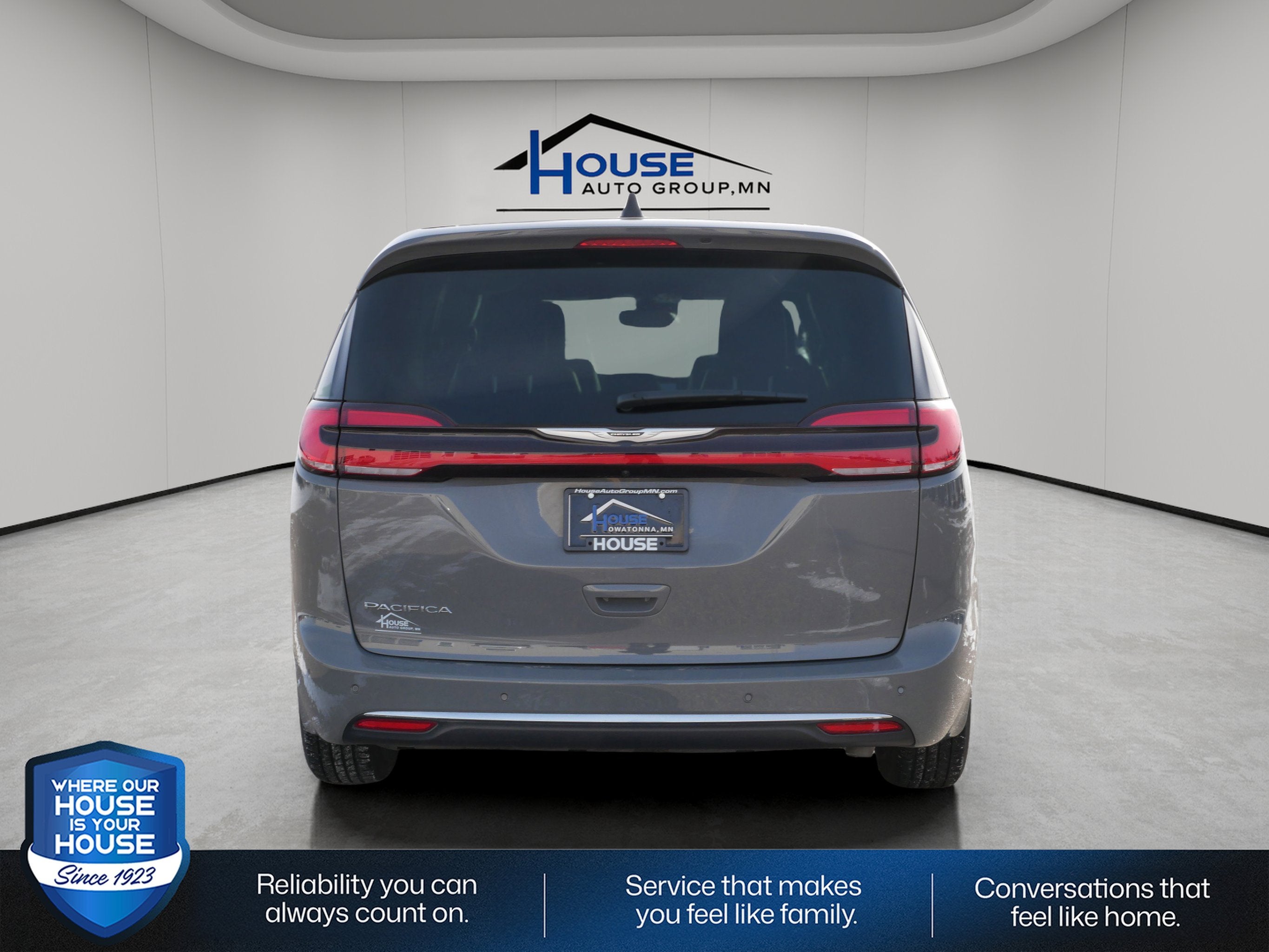 2025 Chrysler Pacifica Select