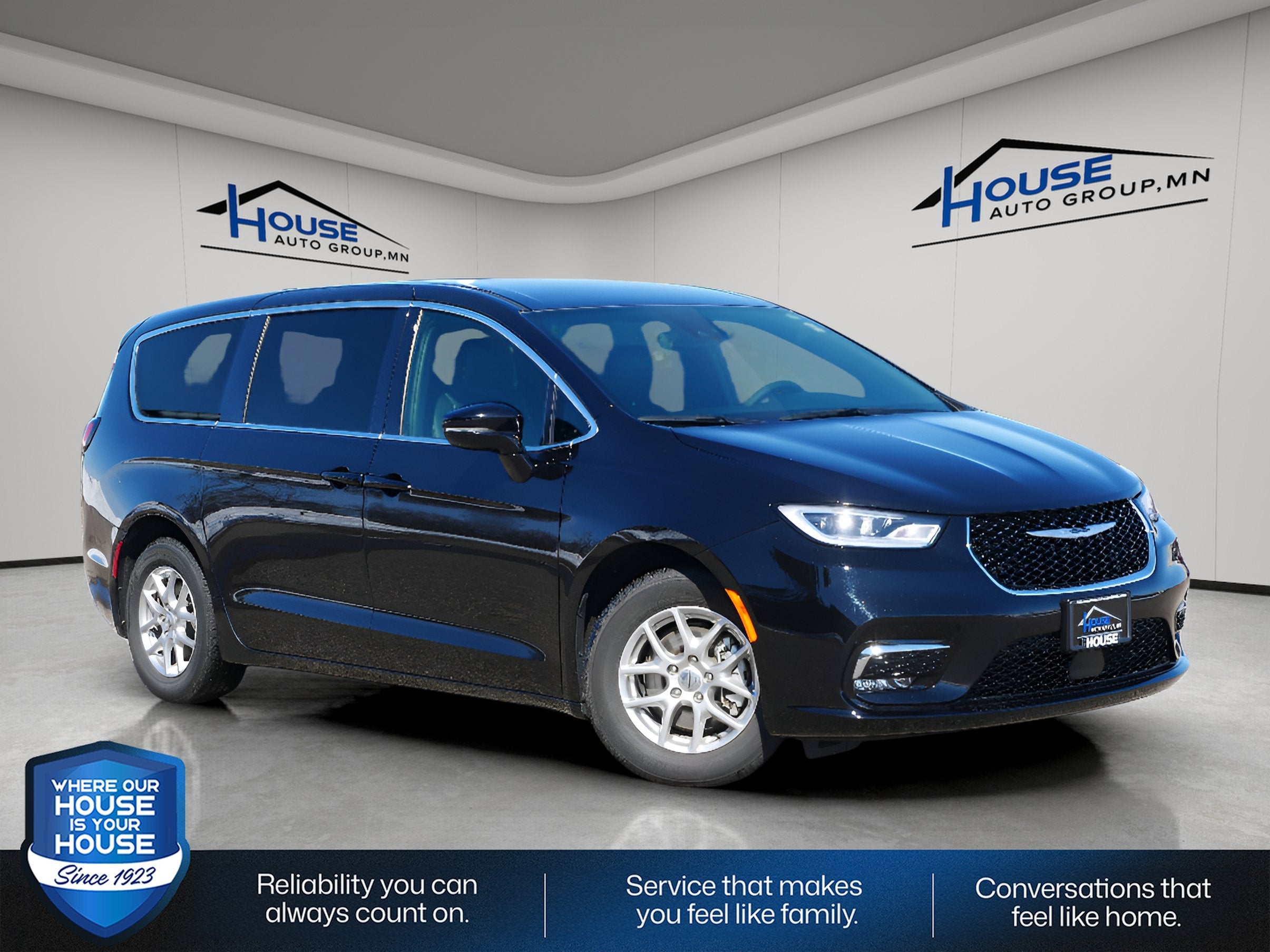 2025 Chrysler Pacifica Select