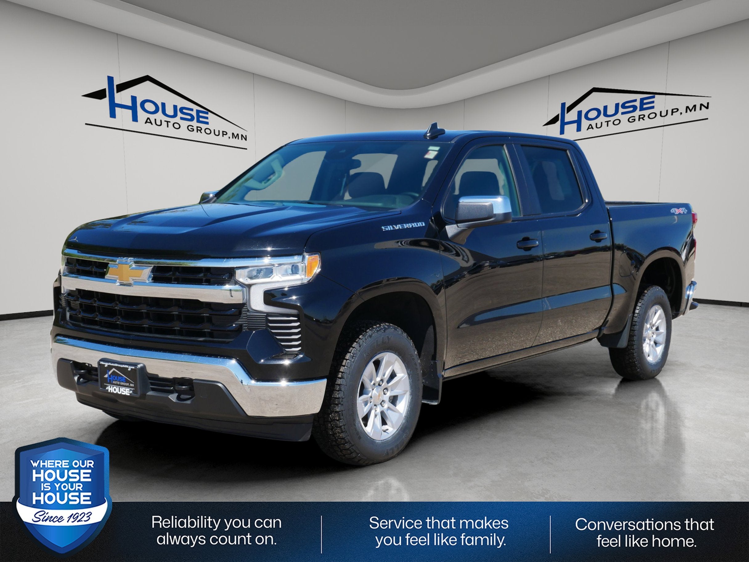 Used 2025 Chevrolet Silverado 1500 LT with VIN 2GCUKDED5S1145430 for sale in Stewartville, Minnesota