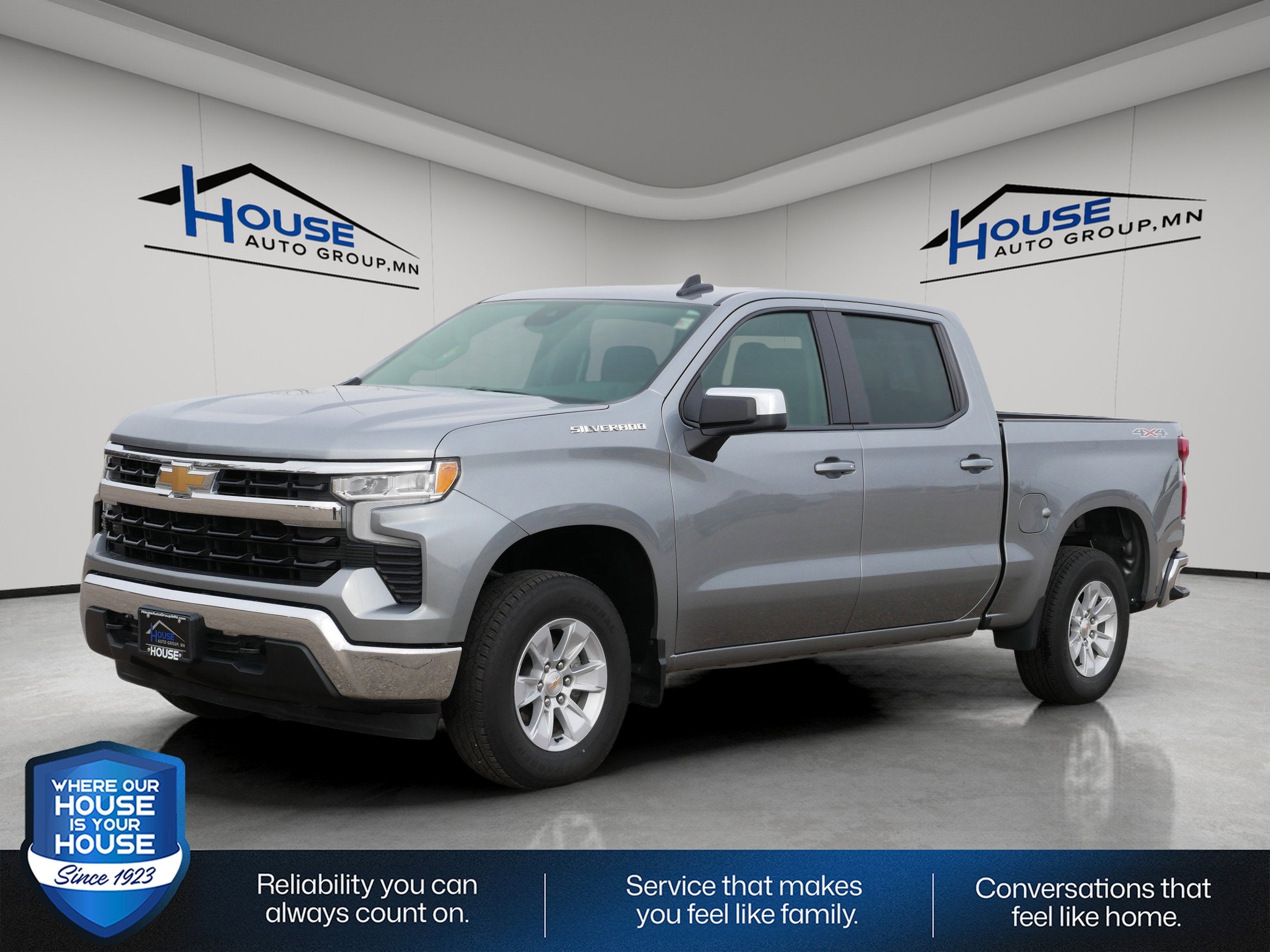 Used 2025 Chevrolet Silverado 1500 LT with VIN 2GCUKDED6S1146473 for sale in Stewartville, Minnesota