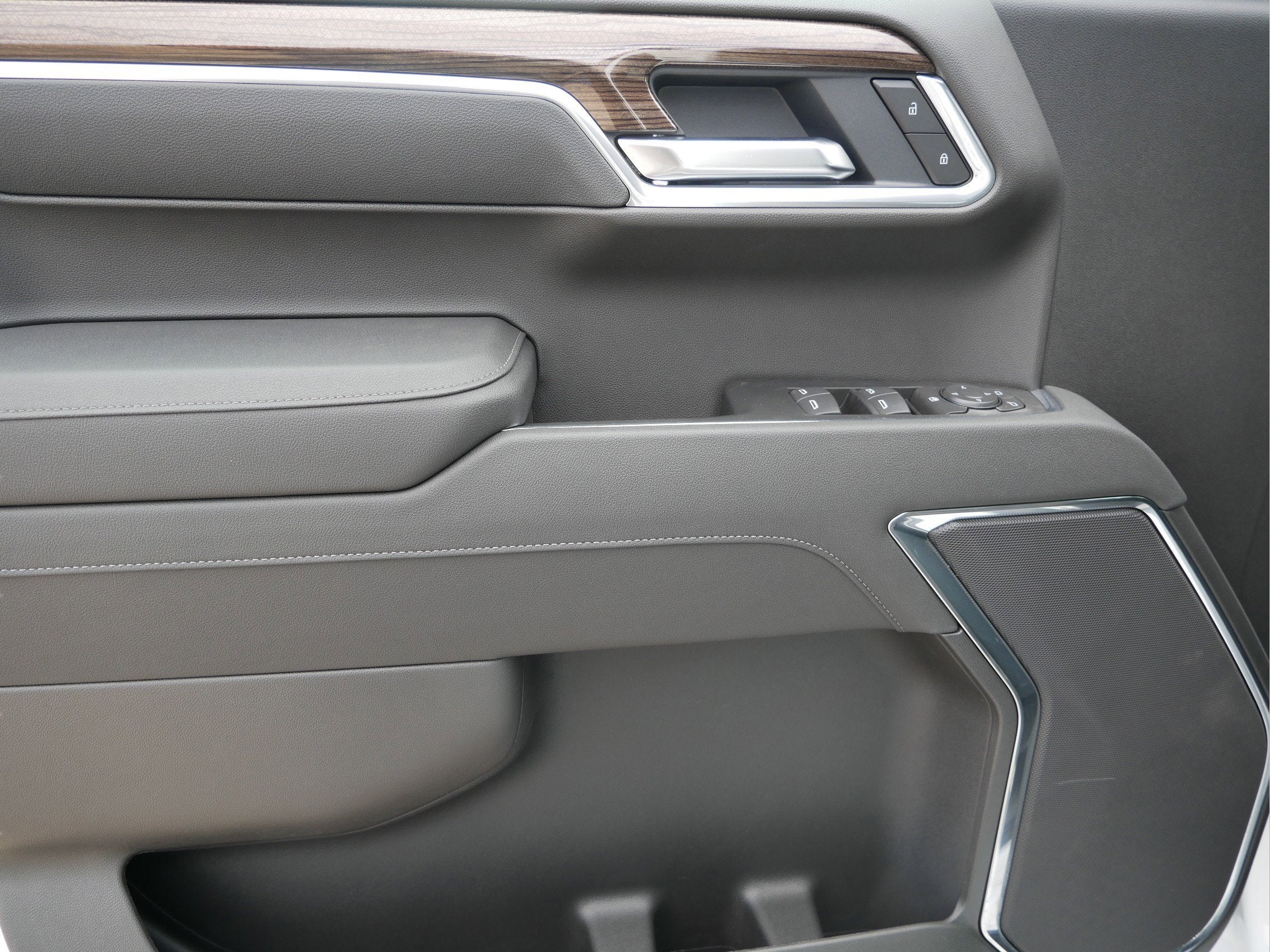 2026 Chevrolet Silverado 1500 Crew Cab Short Box 4-Wheel Drive LT 2FL