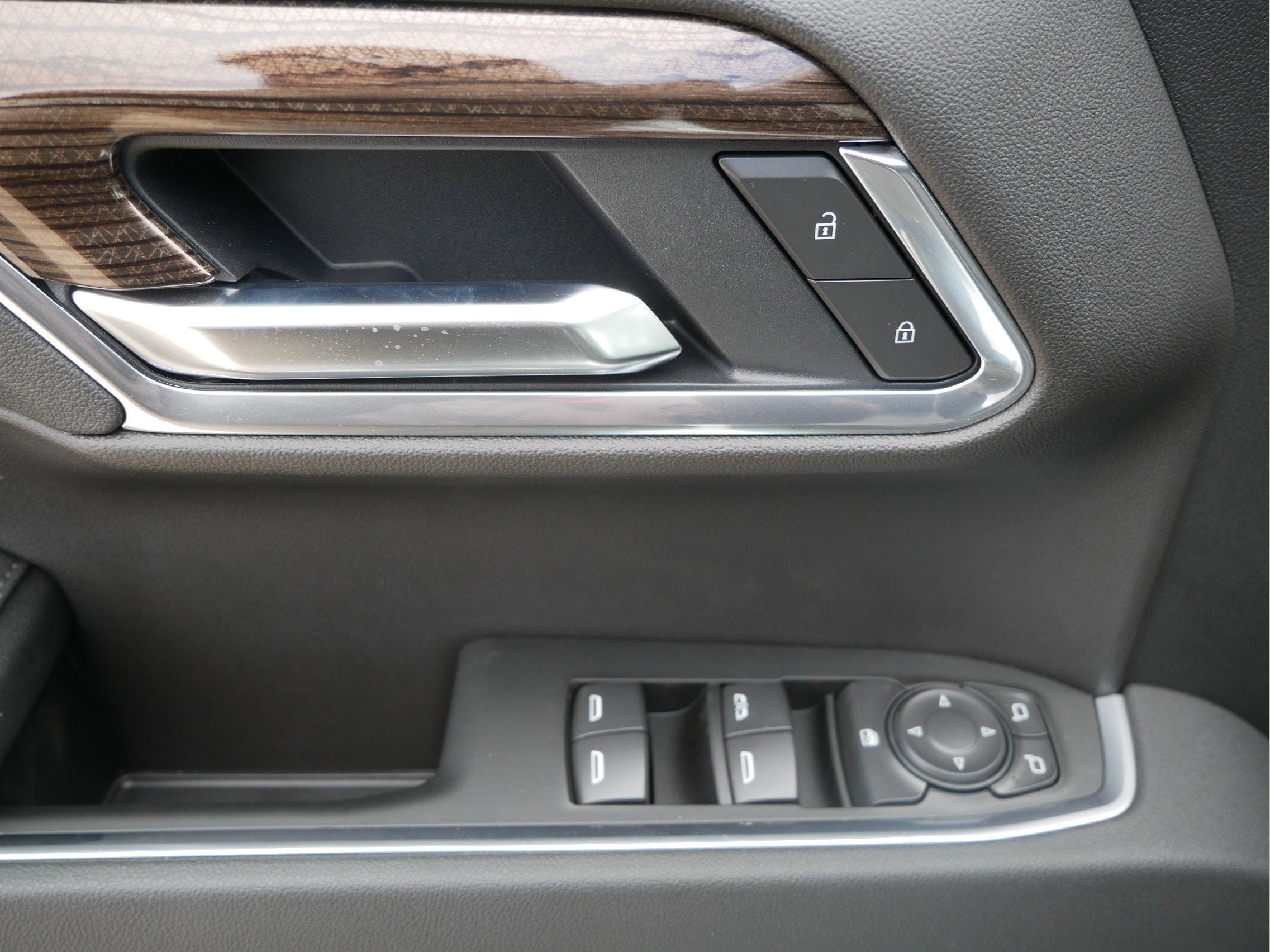 2026 Chevrolet Silverado 1500 Crew Cab Short Box 4-Wheel Drive LT 2FL