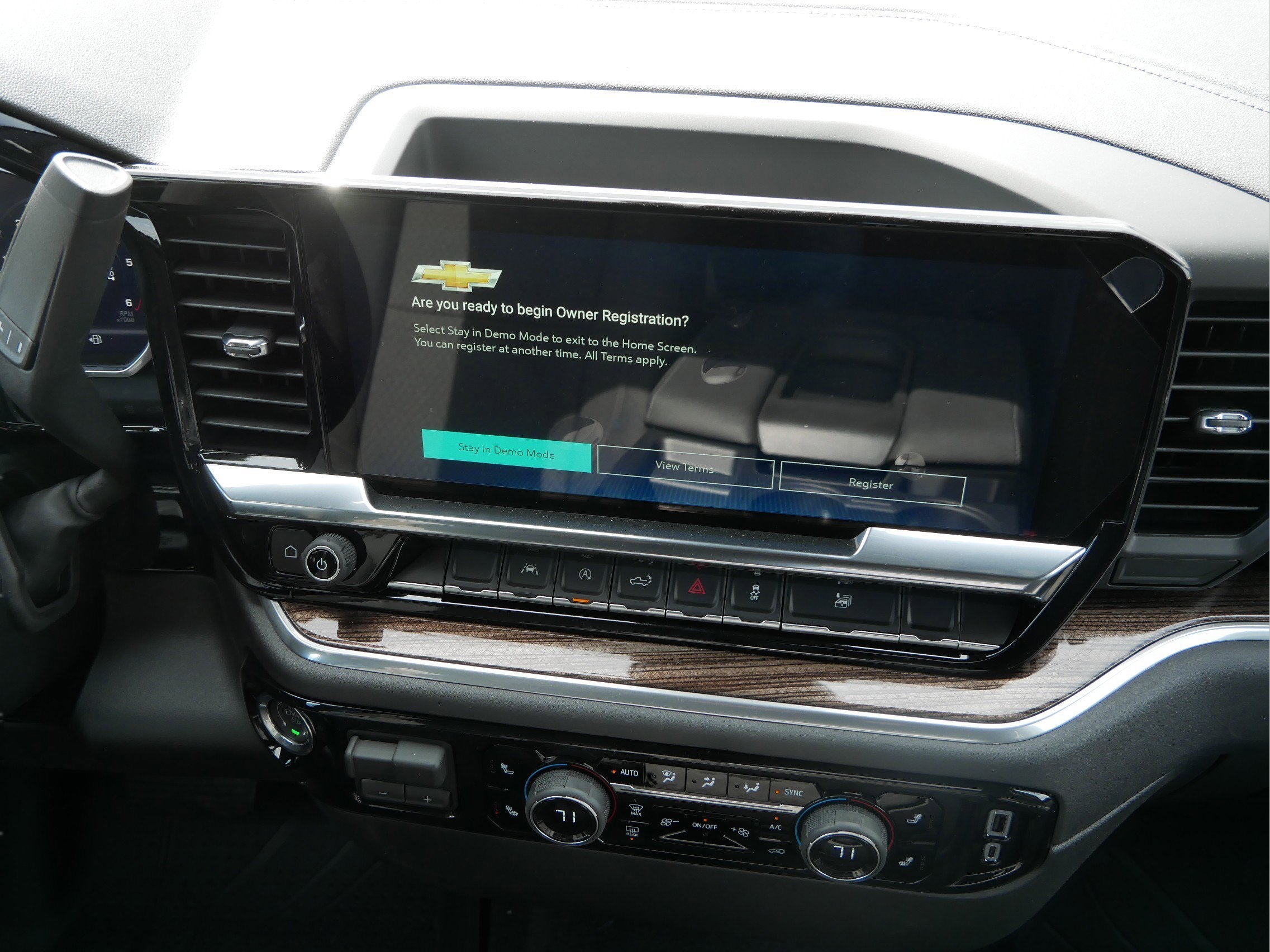 2026 Chevrolet Silverado 1500 Crew Cab Short Box 4-Wheel Drive LT 2FL