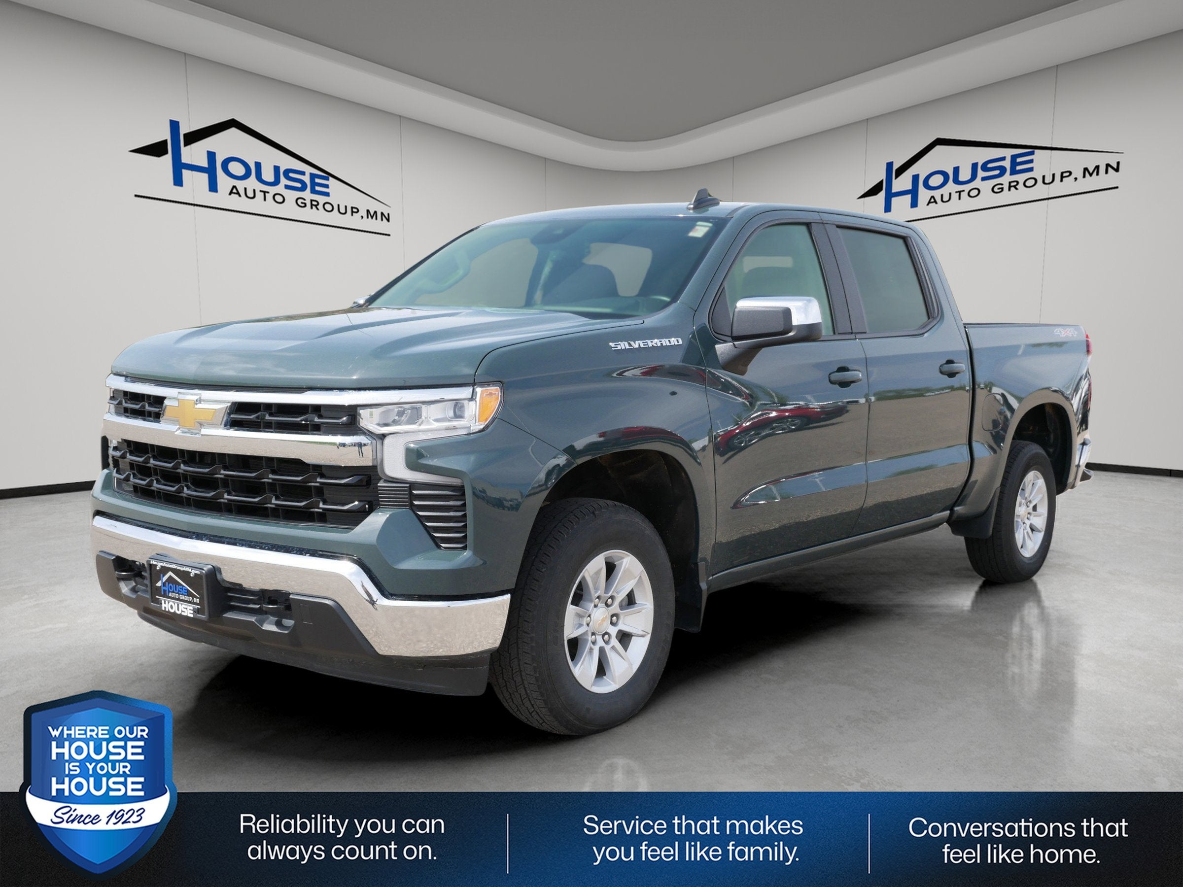 Used 2025 Chevrolet Silverado 1500 LT with VIN 3GCUKDED4SG175705 for sale in Stewartville, Minnesota