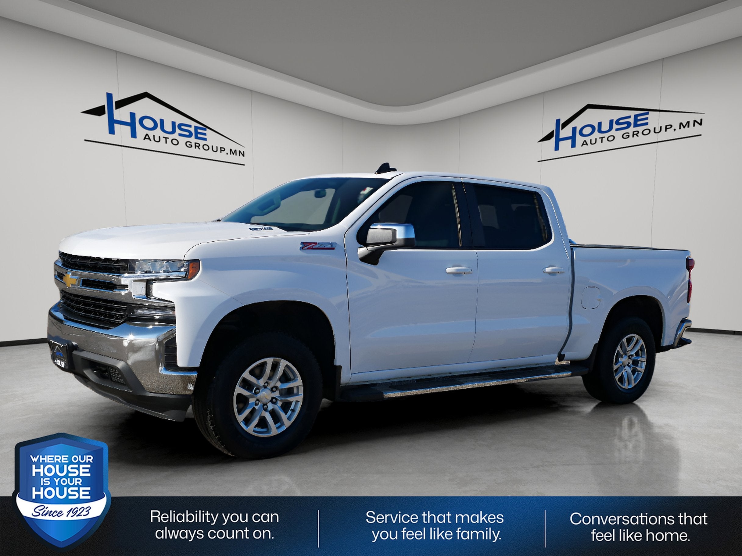 Used 2020 Chevrolet Silverado 1500 LT with VIN 3GCUYDET1LG318133 for sale in Stewartville, Minnesota