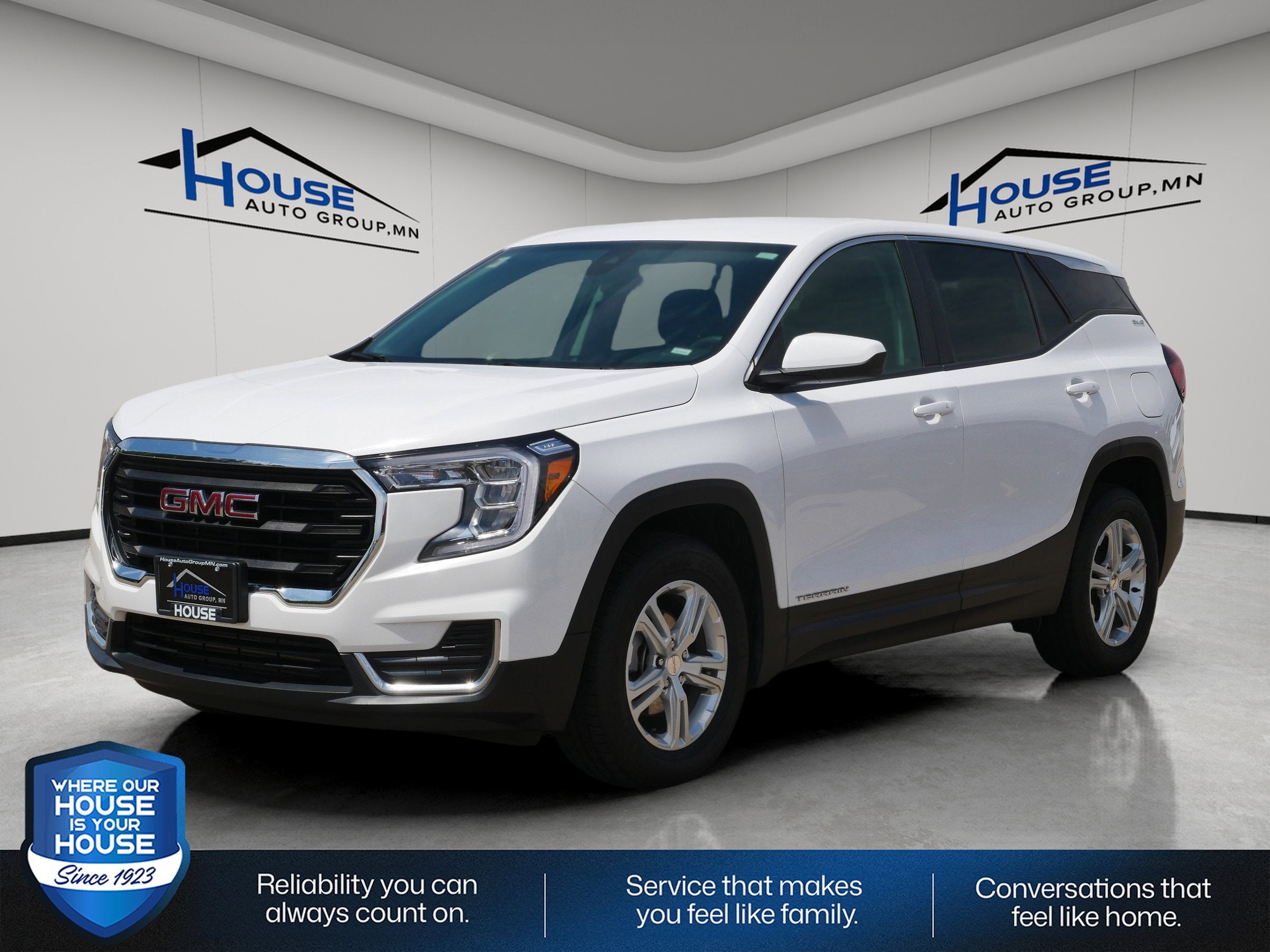 Used 2024 GMC Terrain SLE with VIN 3GKALTEG2RL364122 for sale in Stewartville, Minnesota