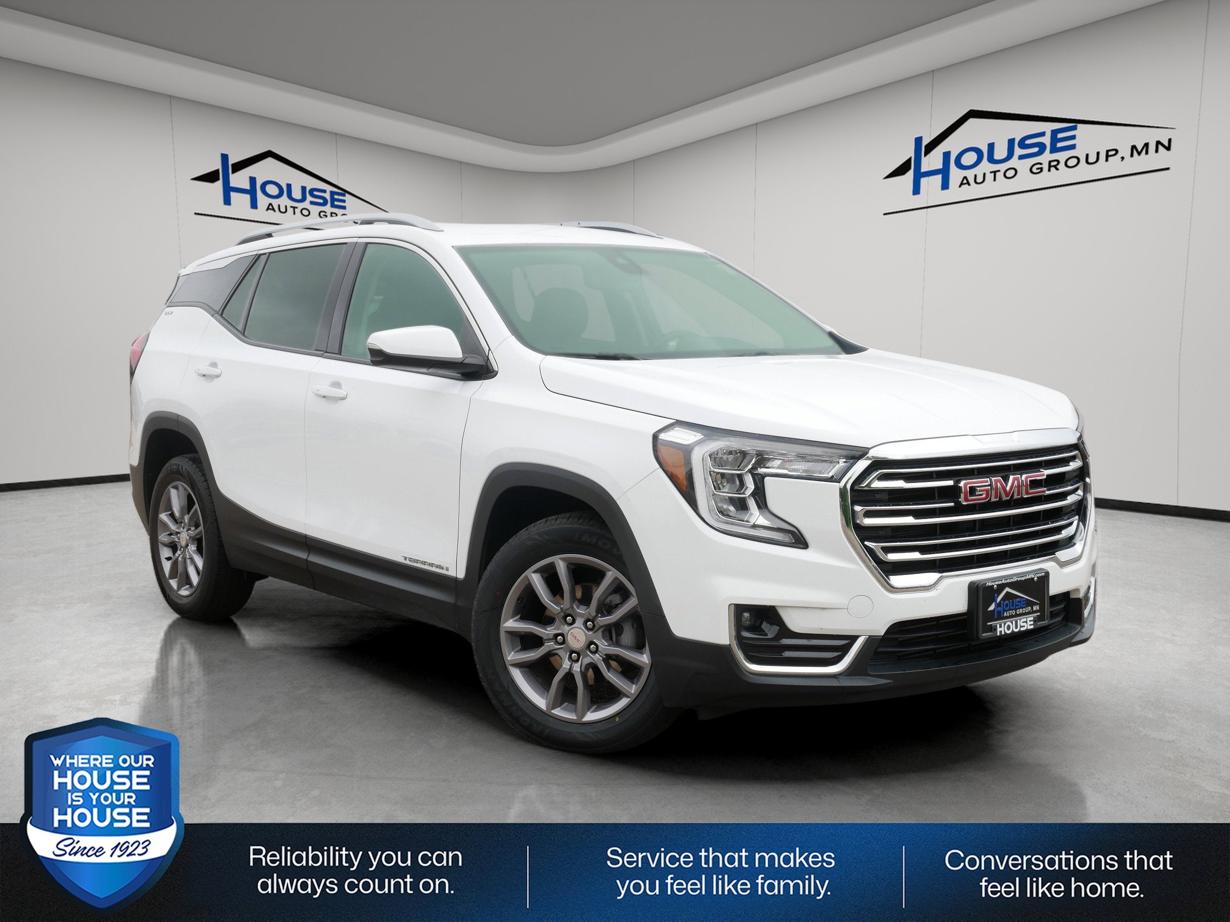 2024 GMC Terrain SLT AWD's photo