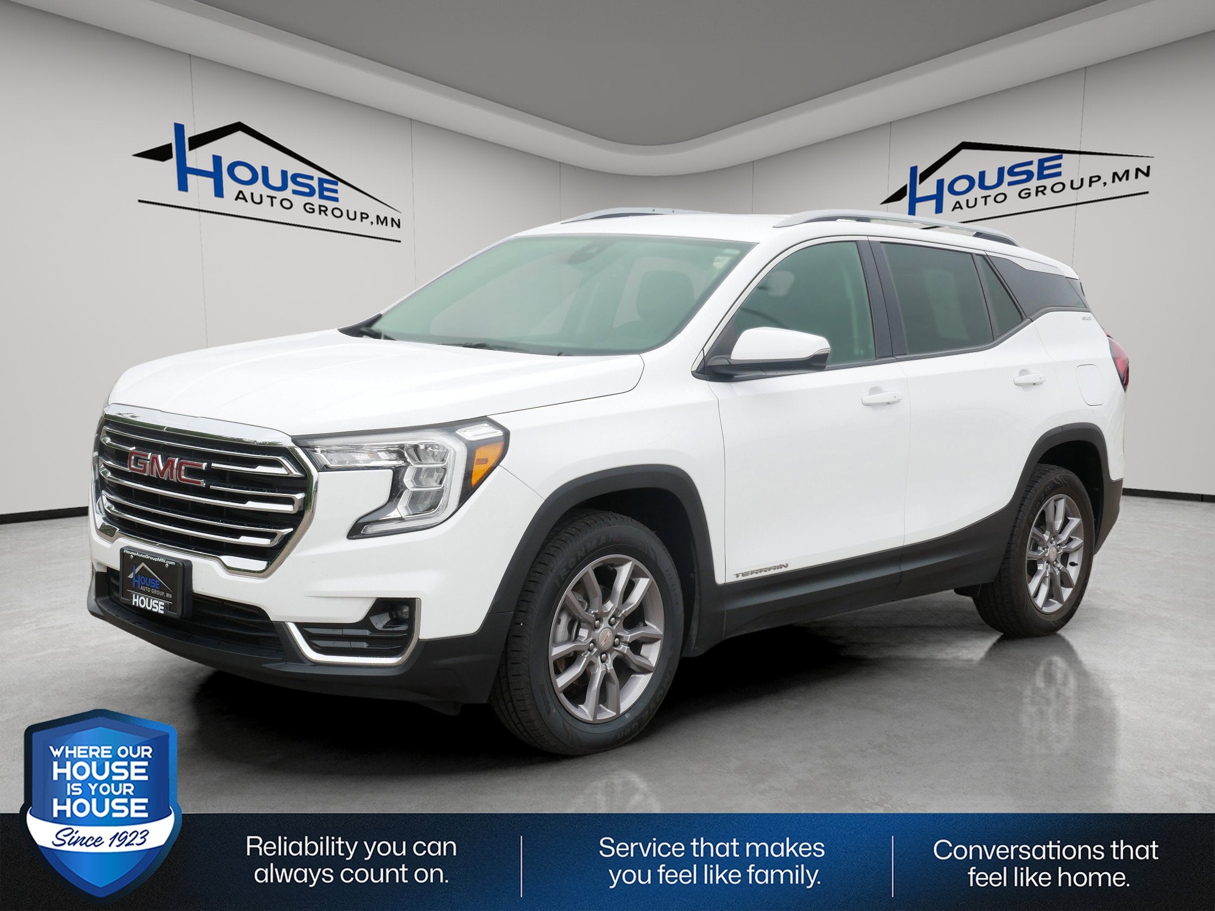 Used 2024 GMC Terrain SLT with VIN 3GKALVEGXRL299340 for sale in Stewartville, Minnesota