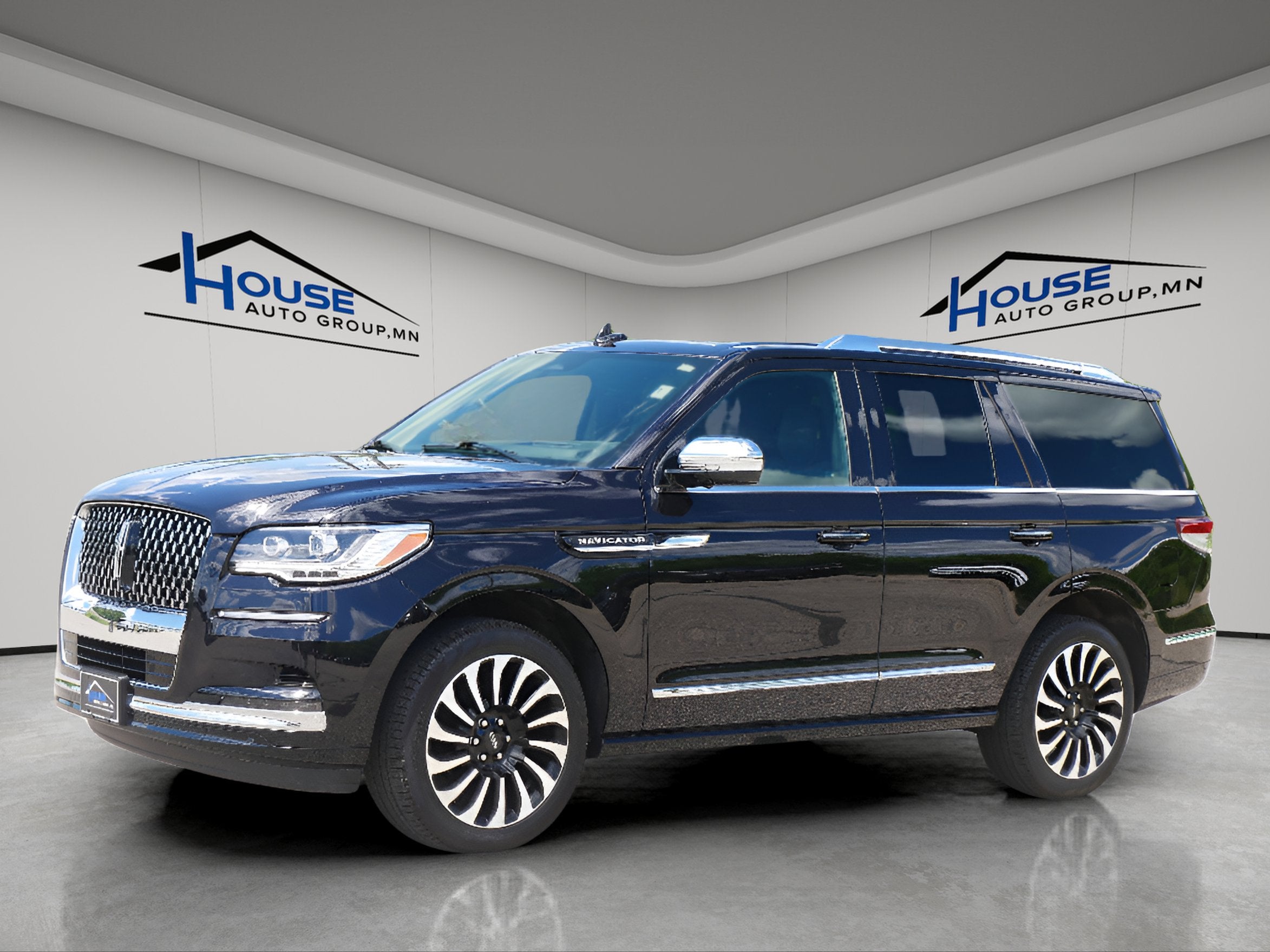 Used 2024 Lincoln Navigator Black Label with VIN 5LMJJ2TG6REL02763 for sale in Stewartville, Minnesota