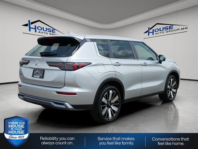 2025 Mitsubishi Outlander SE