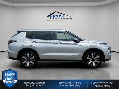 2025 Mitsubishi Outlander SE