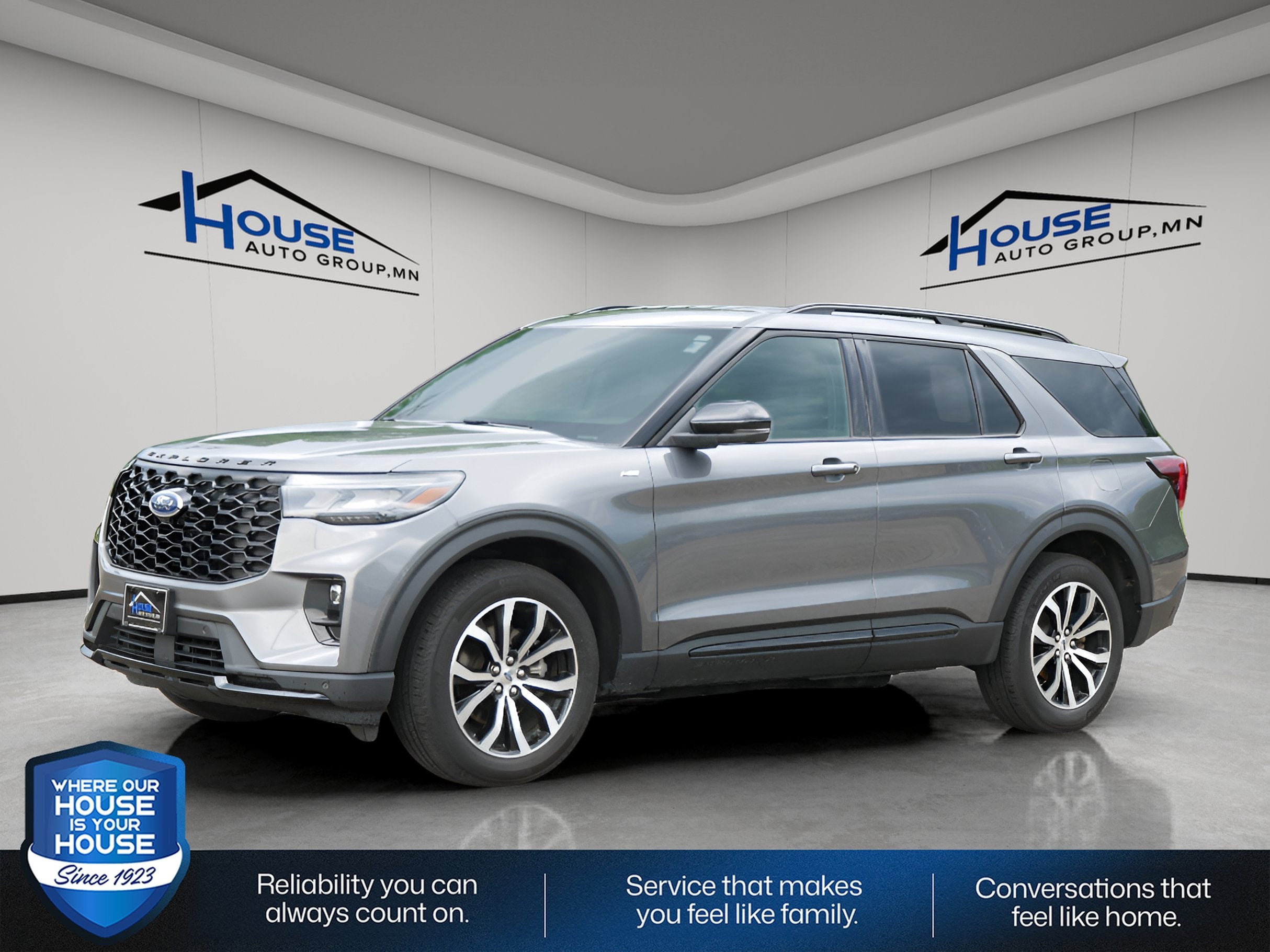 2025 Ford Explorer ST-Line