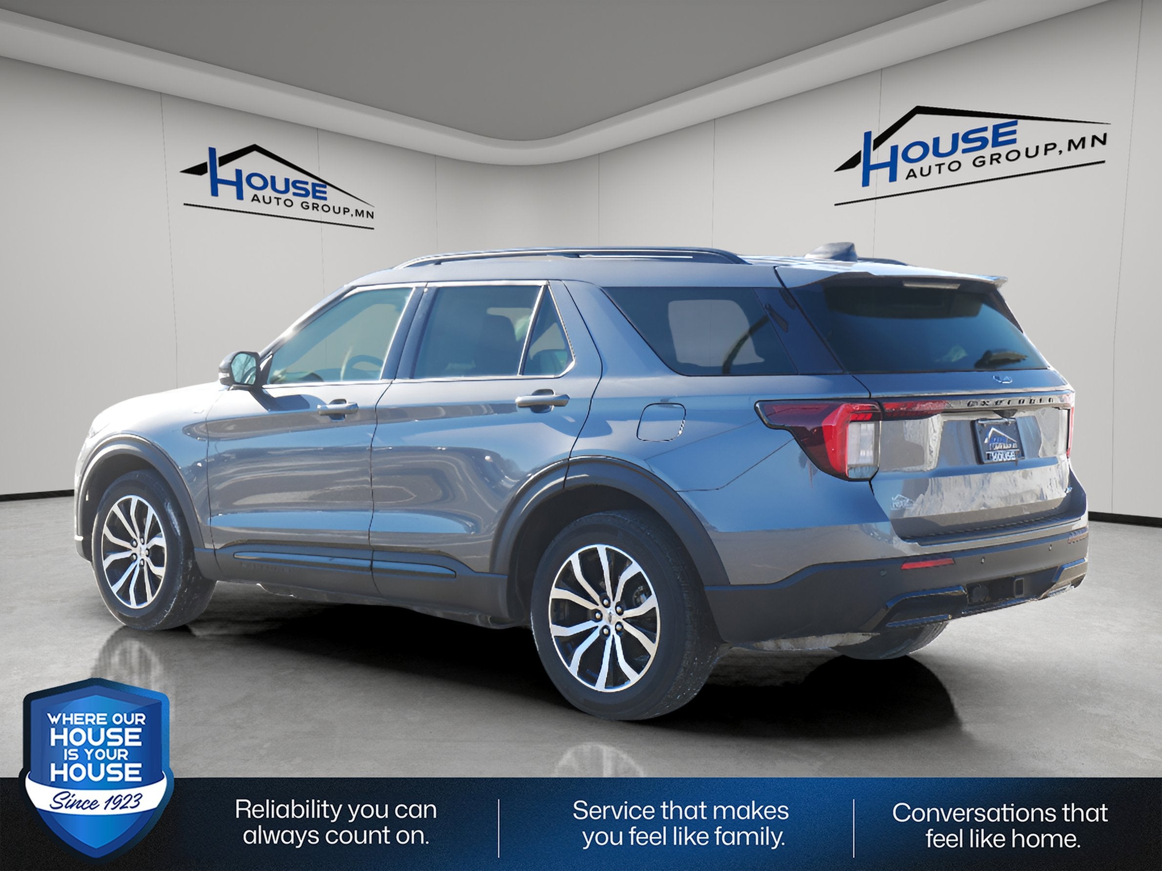 2025 Ford Explorer ST-Line