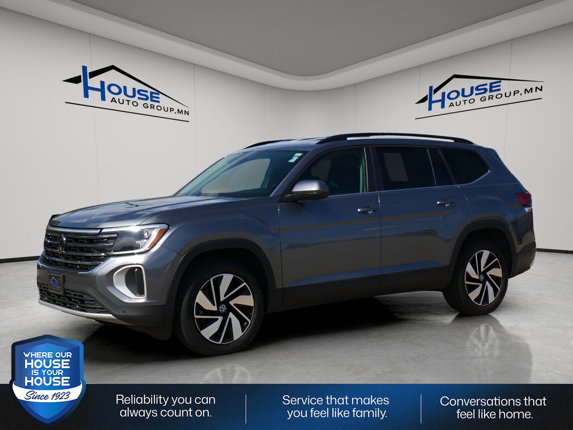 2025 Volkswagen Atlas 2.0T SE w/Technology