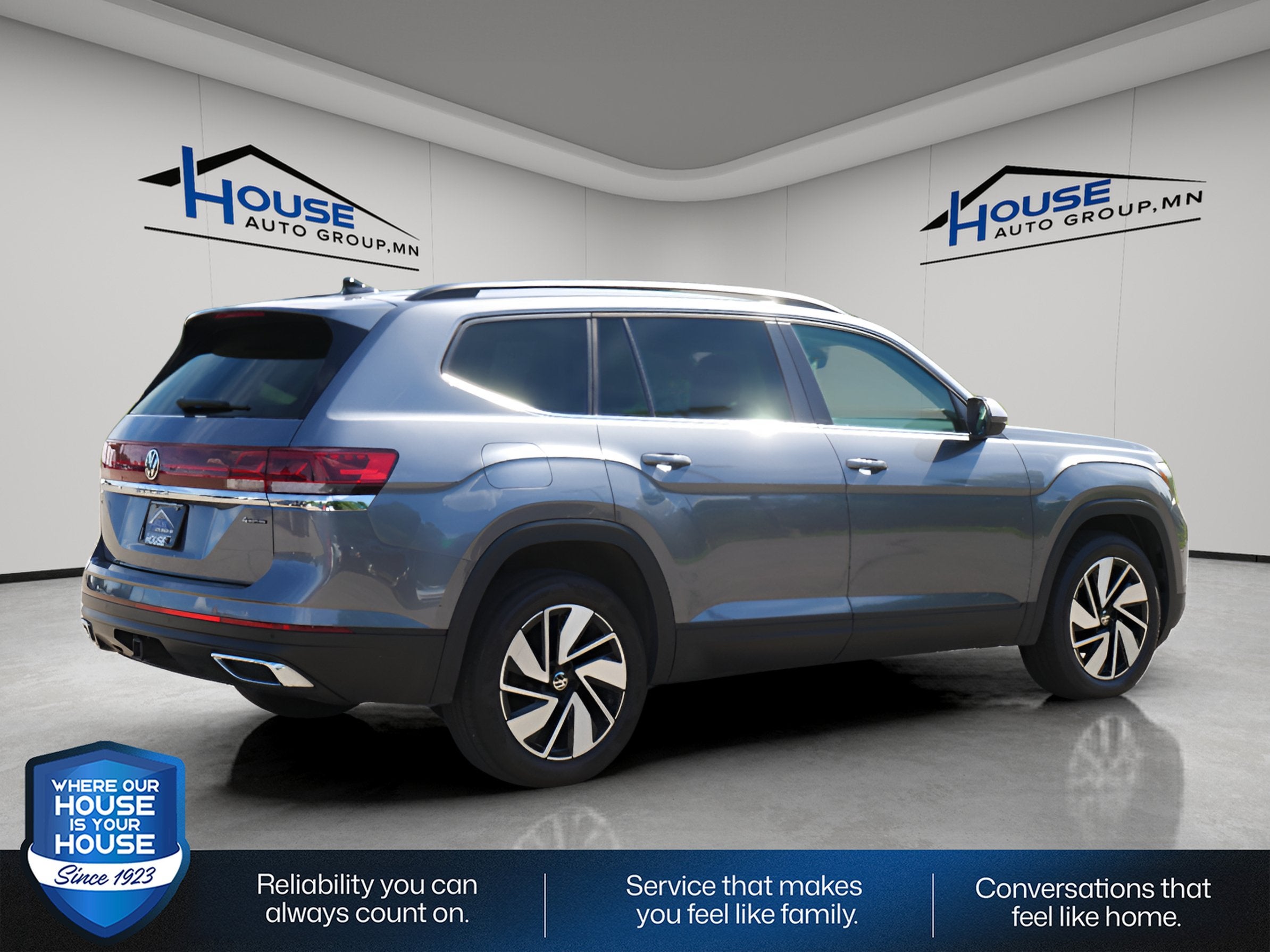 2025 Volkswagen Atlas 2.0T SE w/Technology