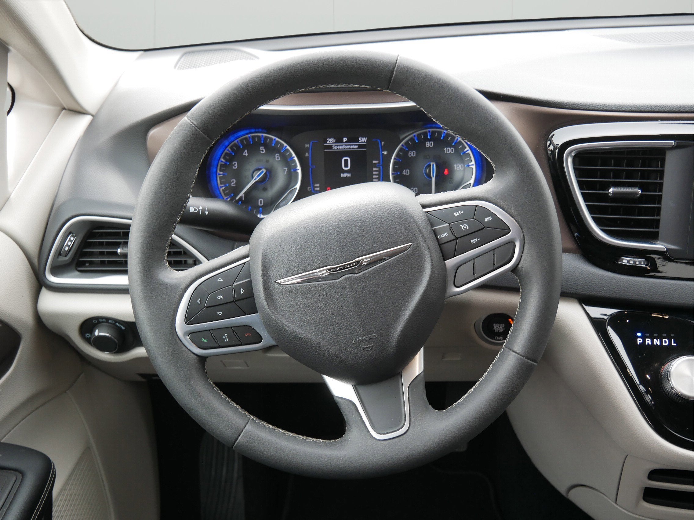 2023 Chrysler Voyager LX