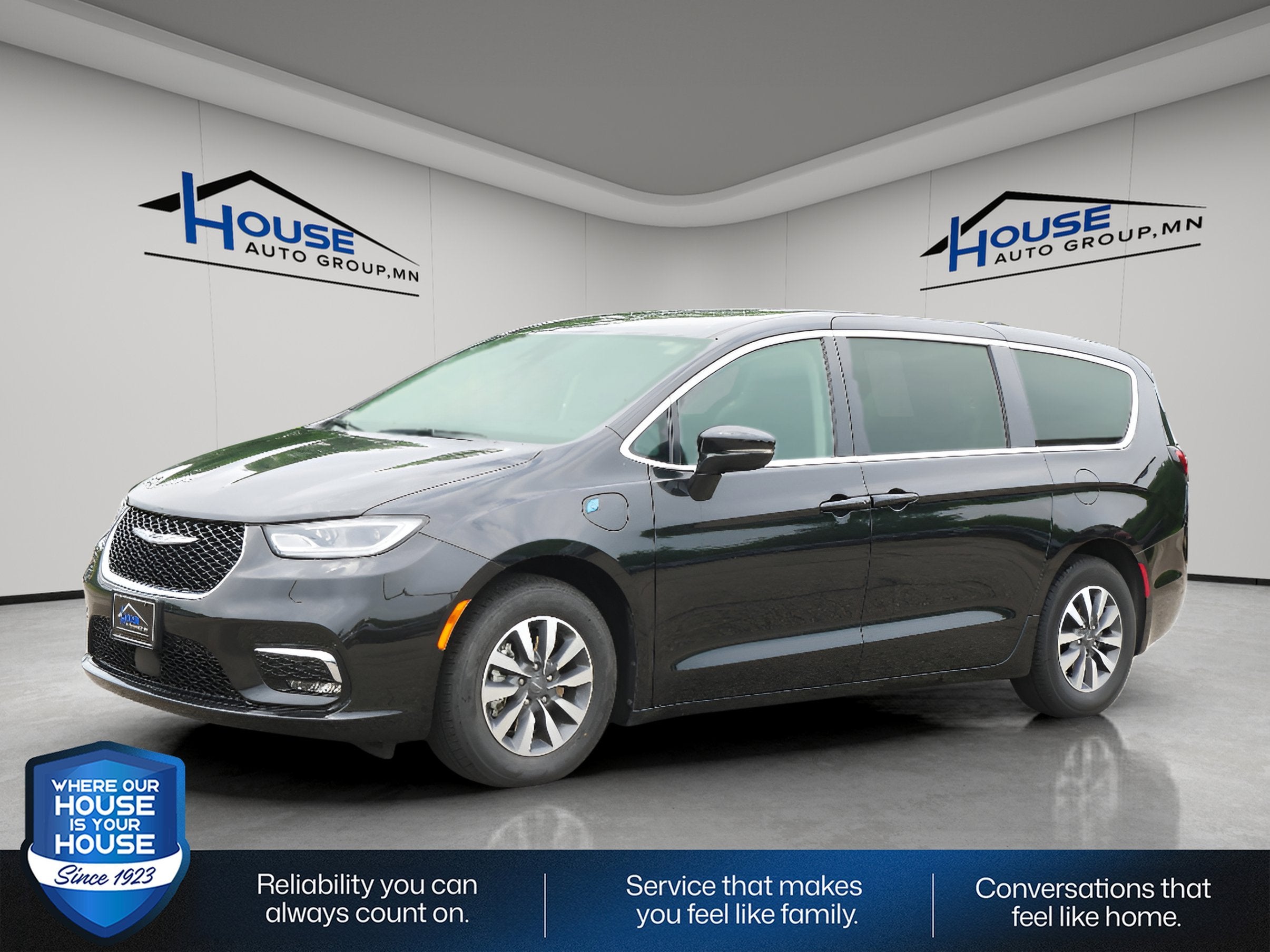2024 Chrysler Pacifica Hybrid Select