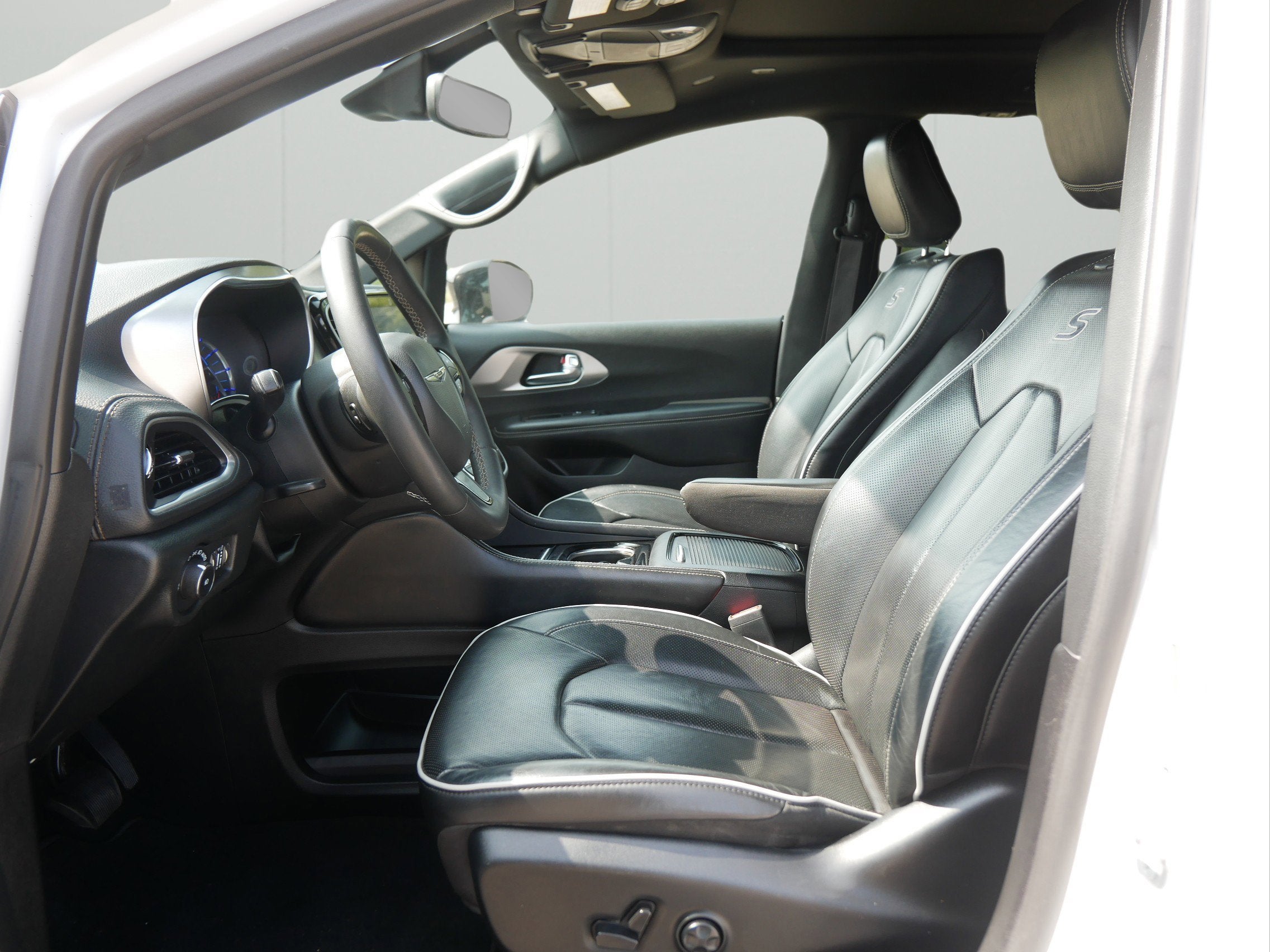 2023 Chrysler Pacifica Hybrid Limited