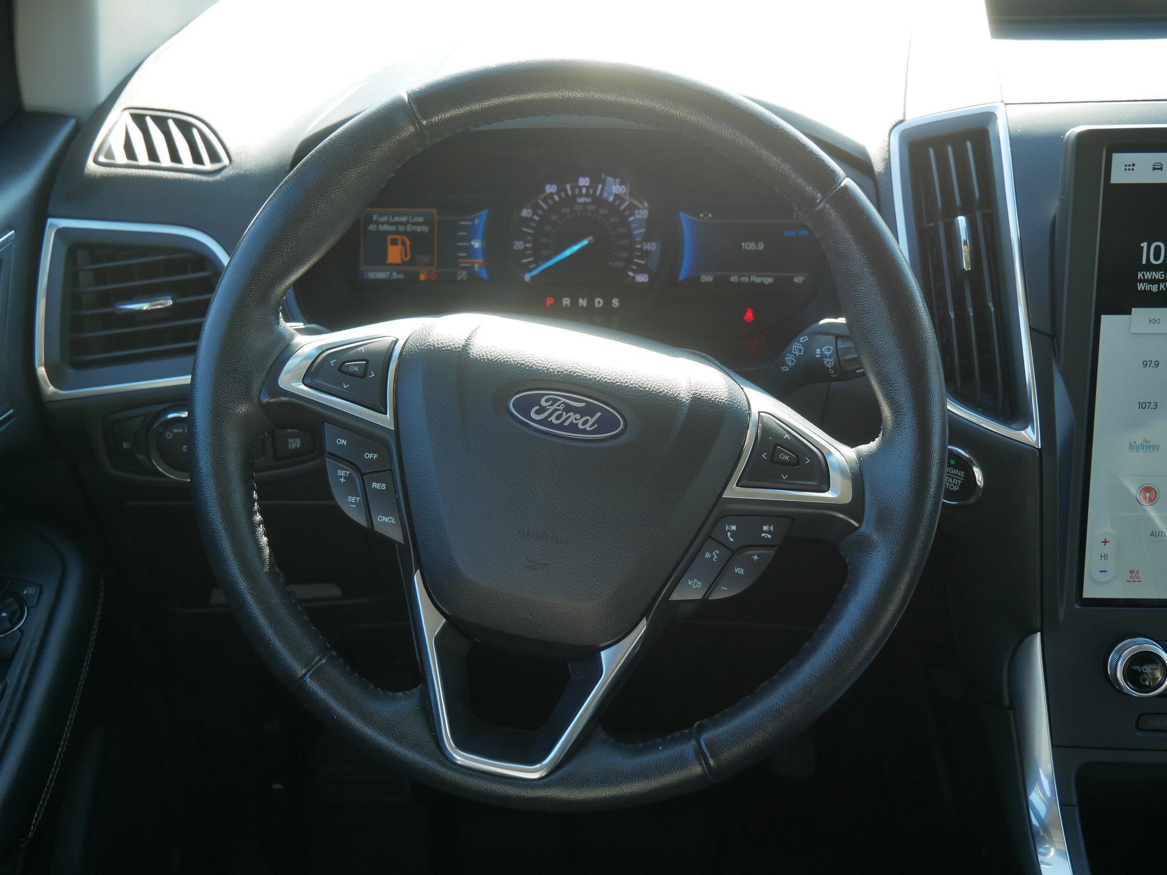 2022 Ford Edge Titanium