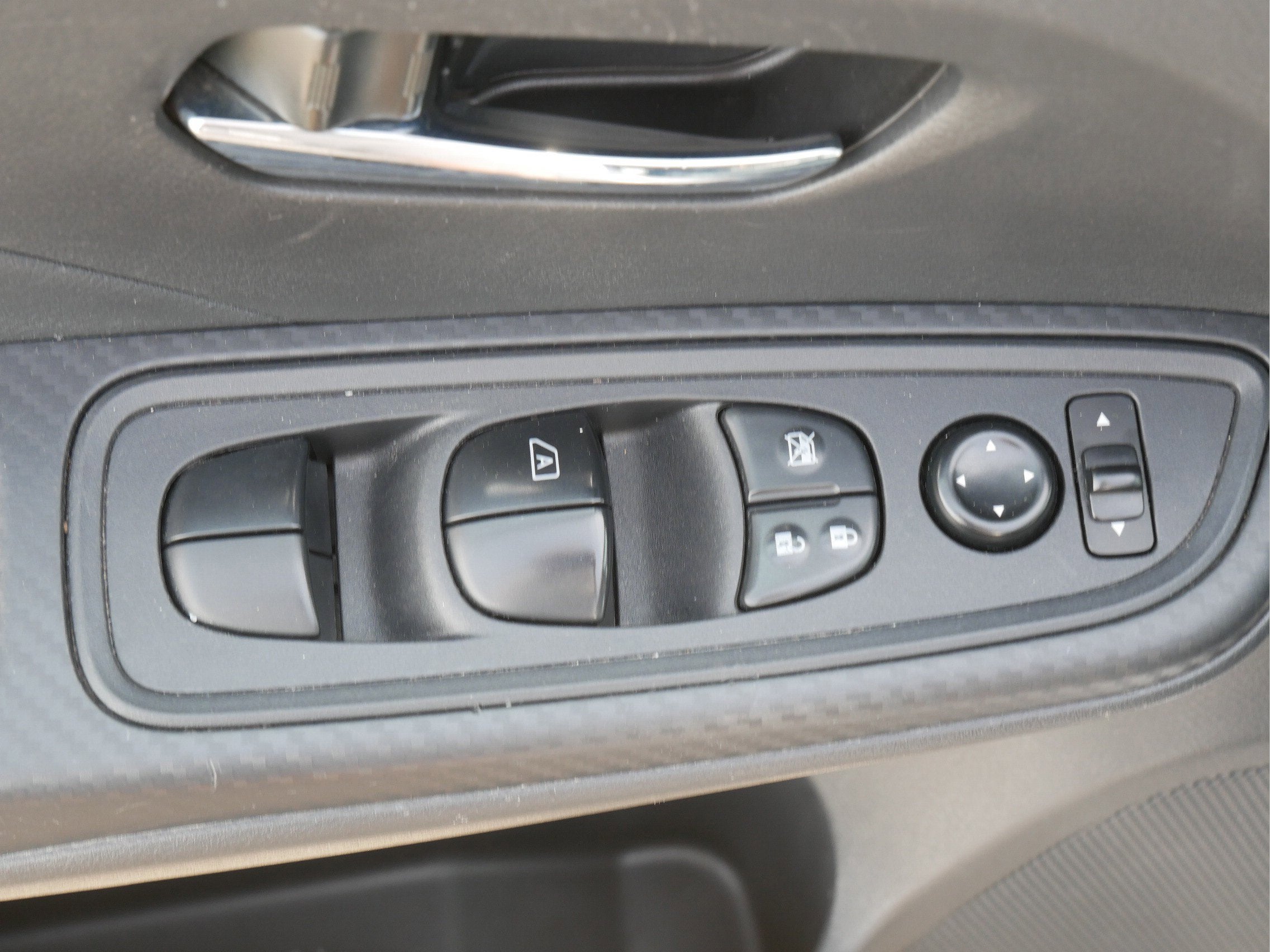 2023 Nissan Versa SV