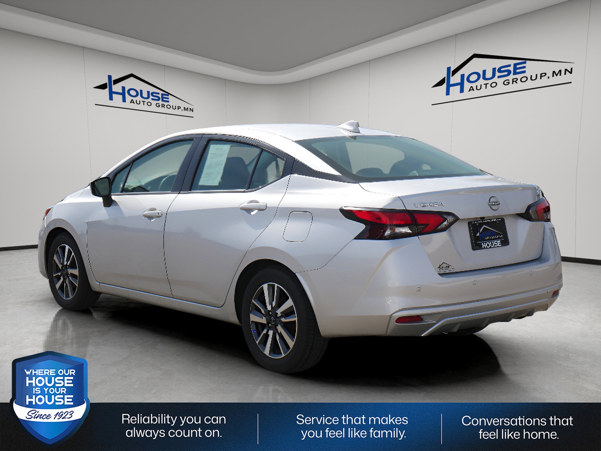 2023 Nissan Versa SV