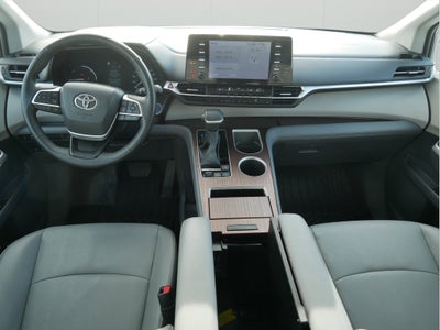 2024 Toyota Sienna XLE
