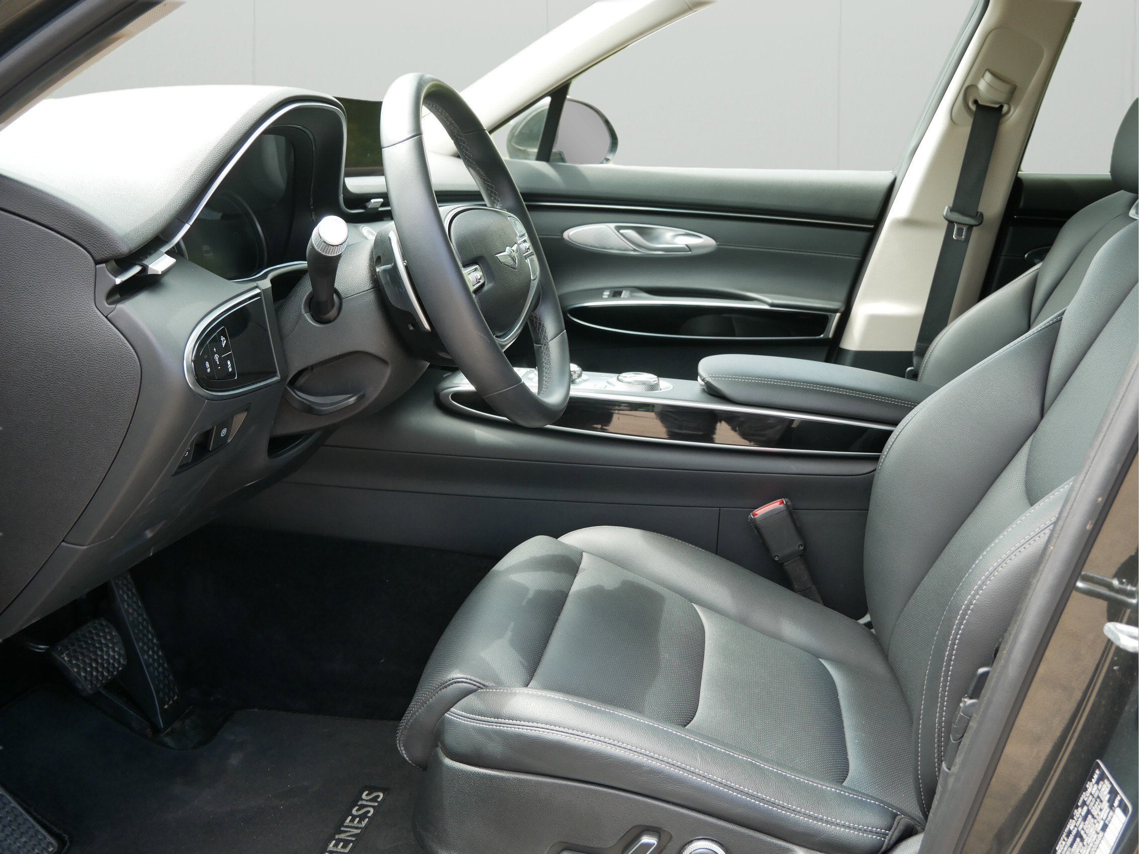 2025 Genesis GV70 2.5T