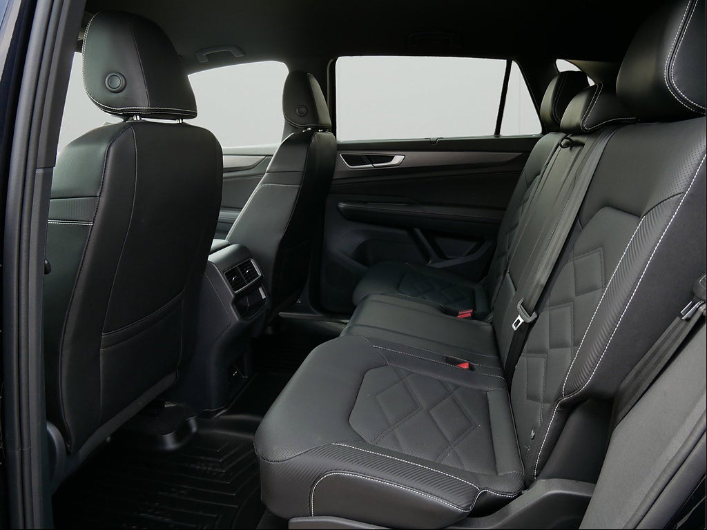 2025 Volkswagen Atlas Cross Sport SE 4Motion