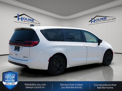 2024 Chrysler Pacifica S Appearance